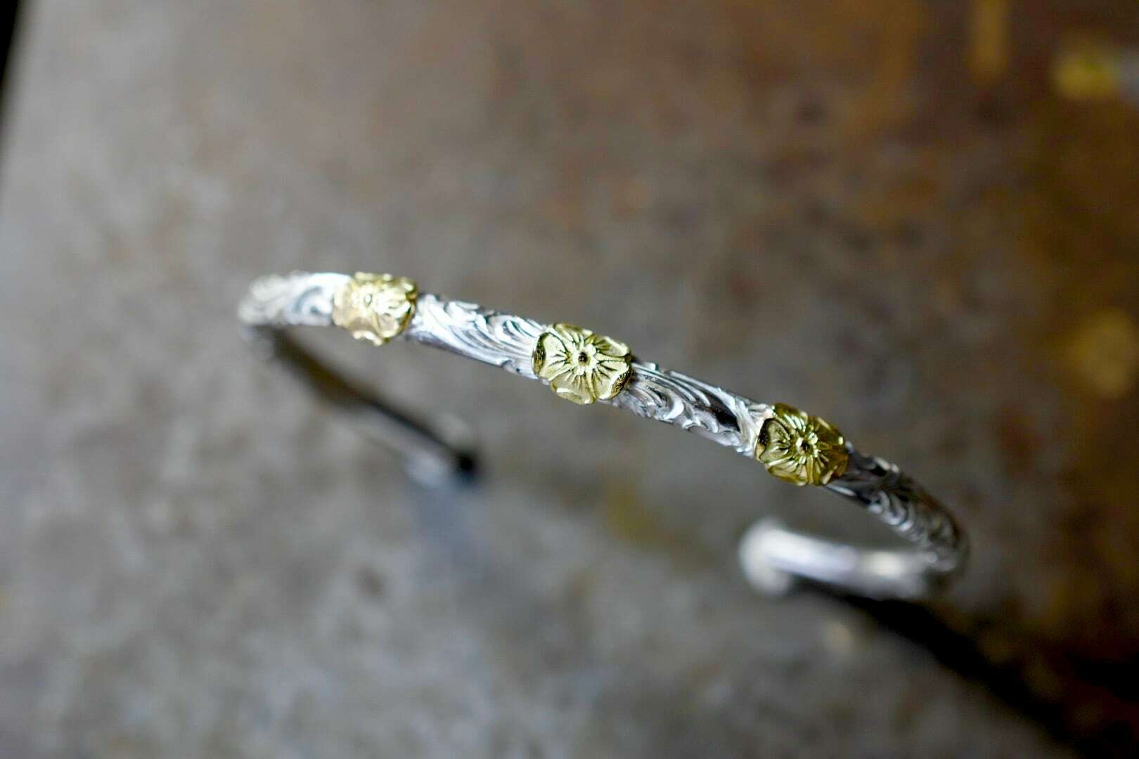 Three Love rose karakusa bracelet