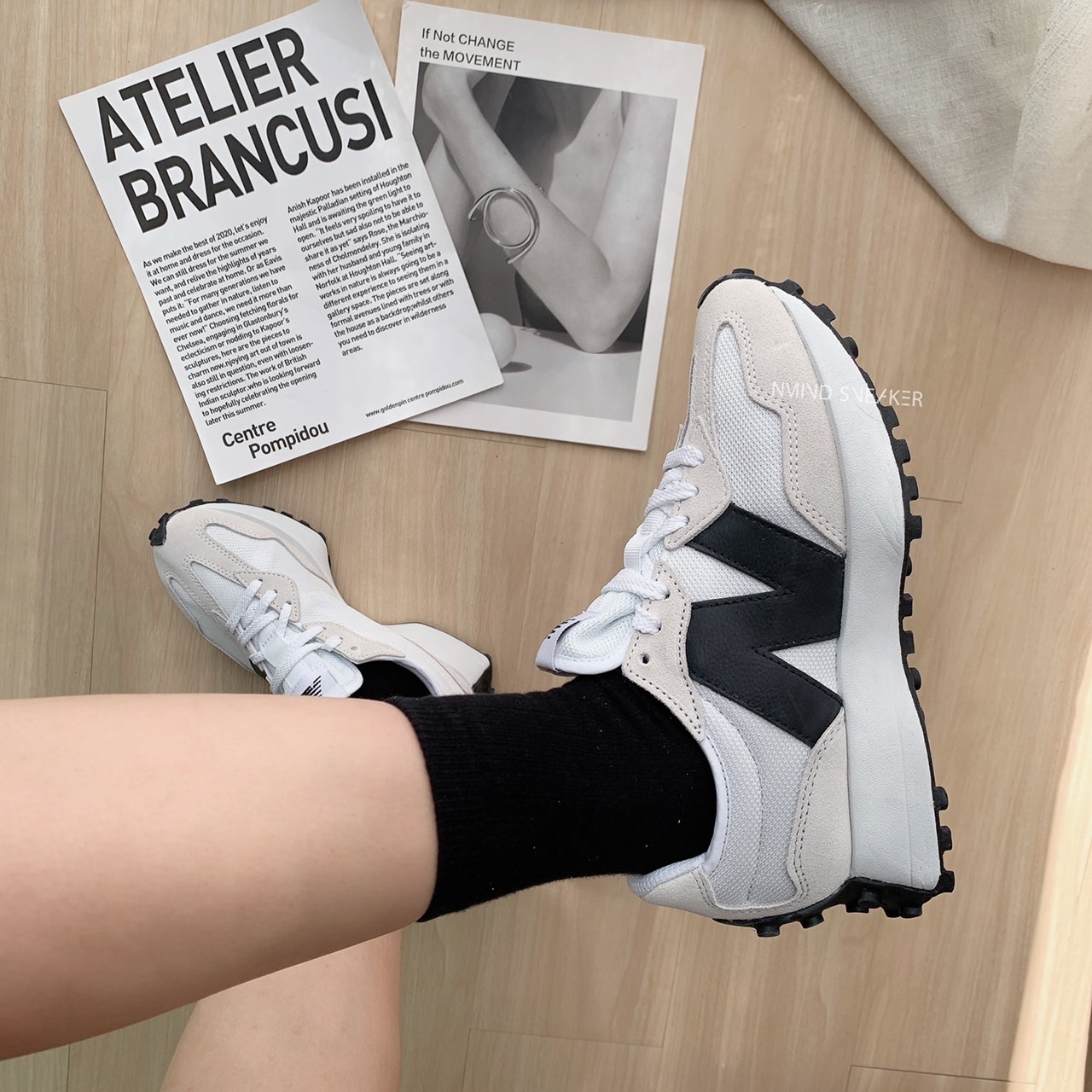 <零碼NB出清來拉❗>New Balance 327 海鹽白黑 皮革款