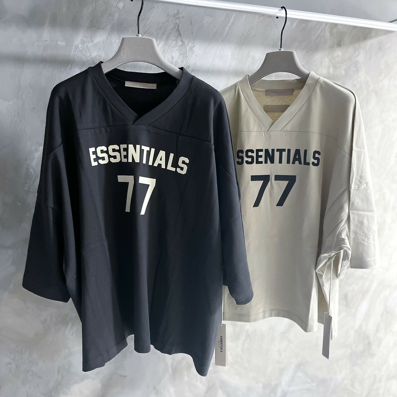 稀少現貨 FOG Essentials 女款 足球衣 V領寬鬆短袖 T 男女可穿