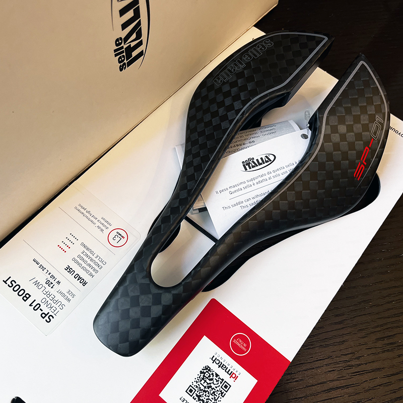 Selle Italia SP-01 Boost Tekno Superflow Carbon Saddle
