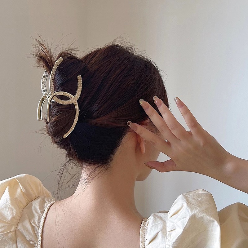 超美小香鑲珍珠大鯊魚夾