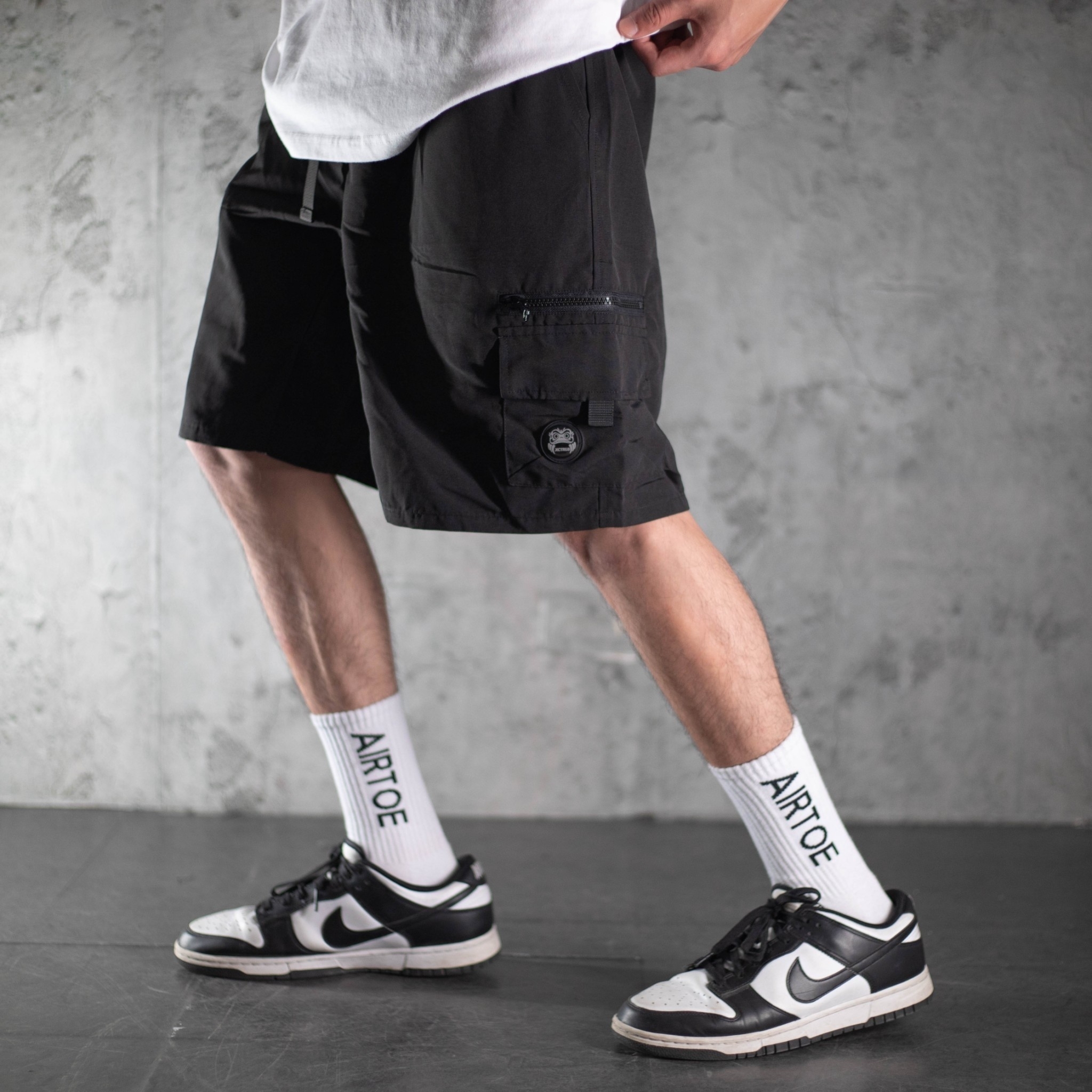 XCTRL 達摩標雙層口袋工裝短褲 -黑