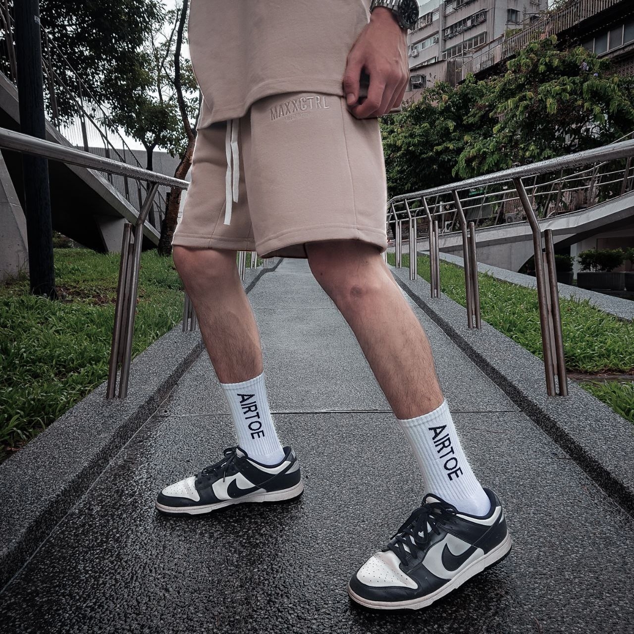 MAXXC 電繡LOGO棉短褲-卡其