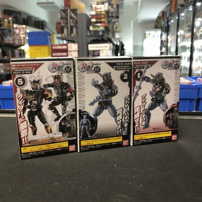 寄賣 幪面超人裝動11散款一盒