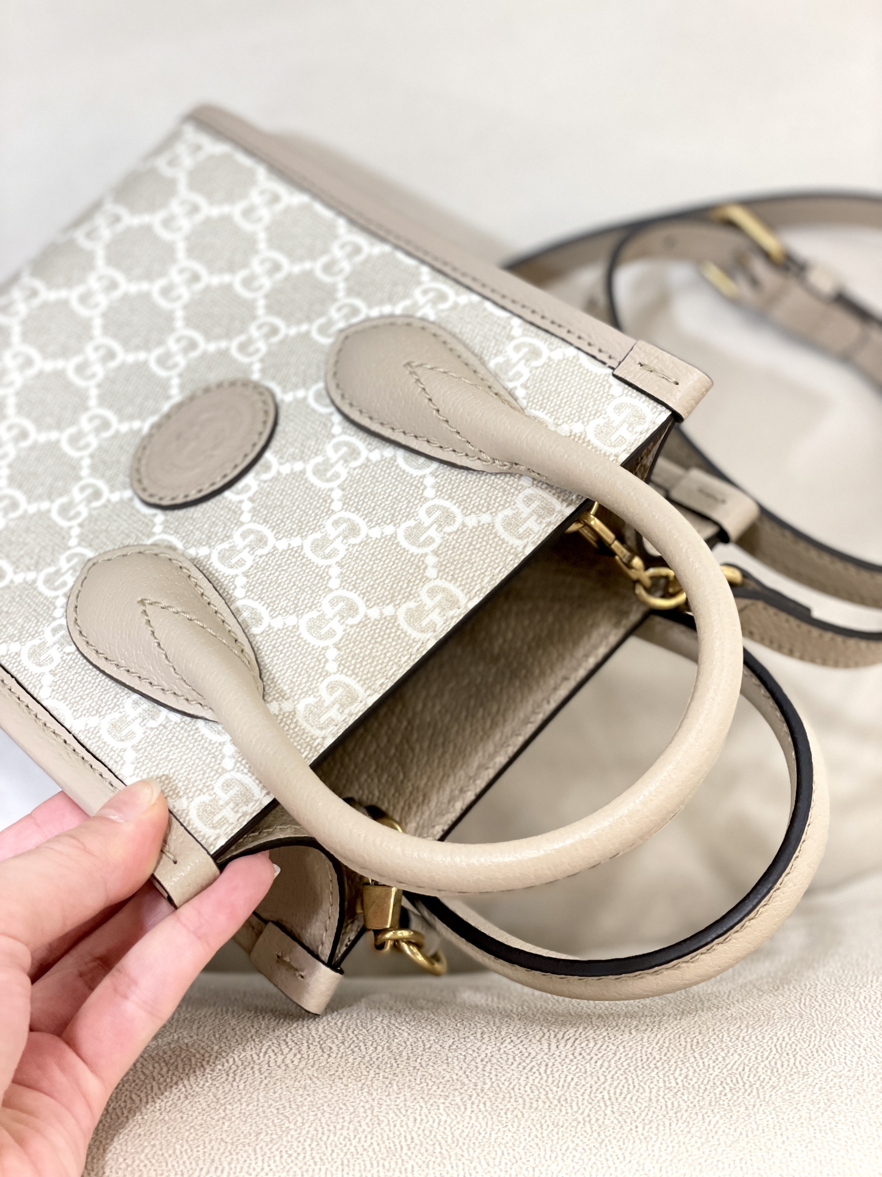 GUCCI ハンドバッグ GUCCI Mini tote bag with Interlocking G