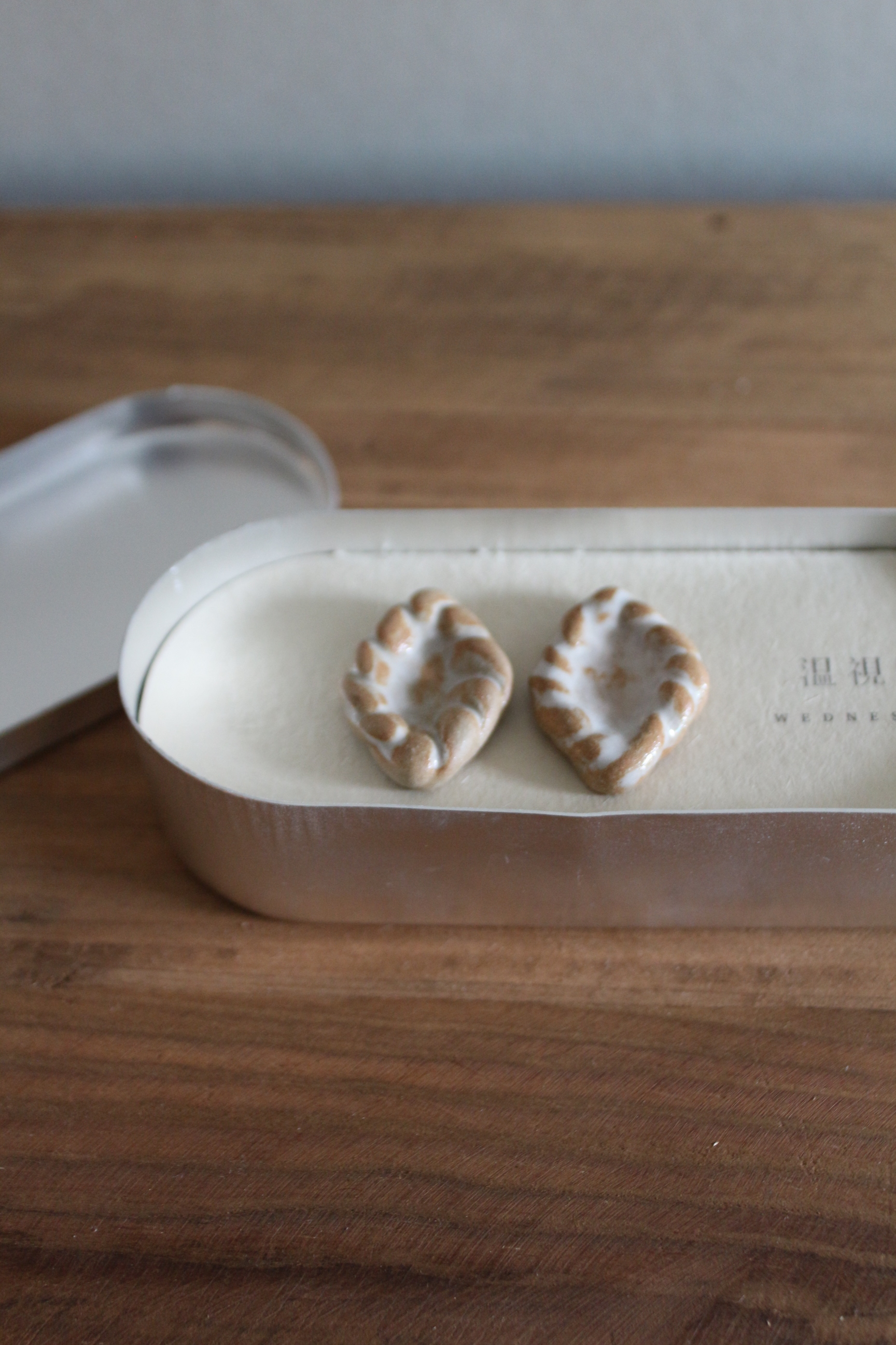 溫視日Wednesday｜komono 刻花耳環｜光砌 橙汐*