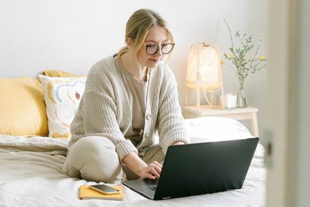 WFH, 遠距上班, 辦公室, 床上辦公, 防水保潔墊, 推薦, 保護床墊, 床墊保持乾淨