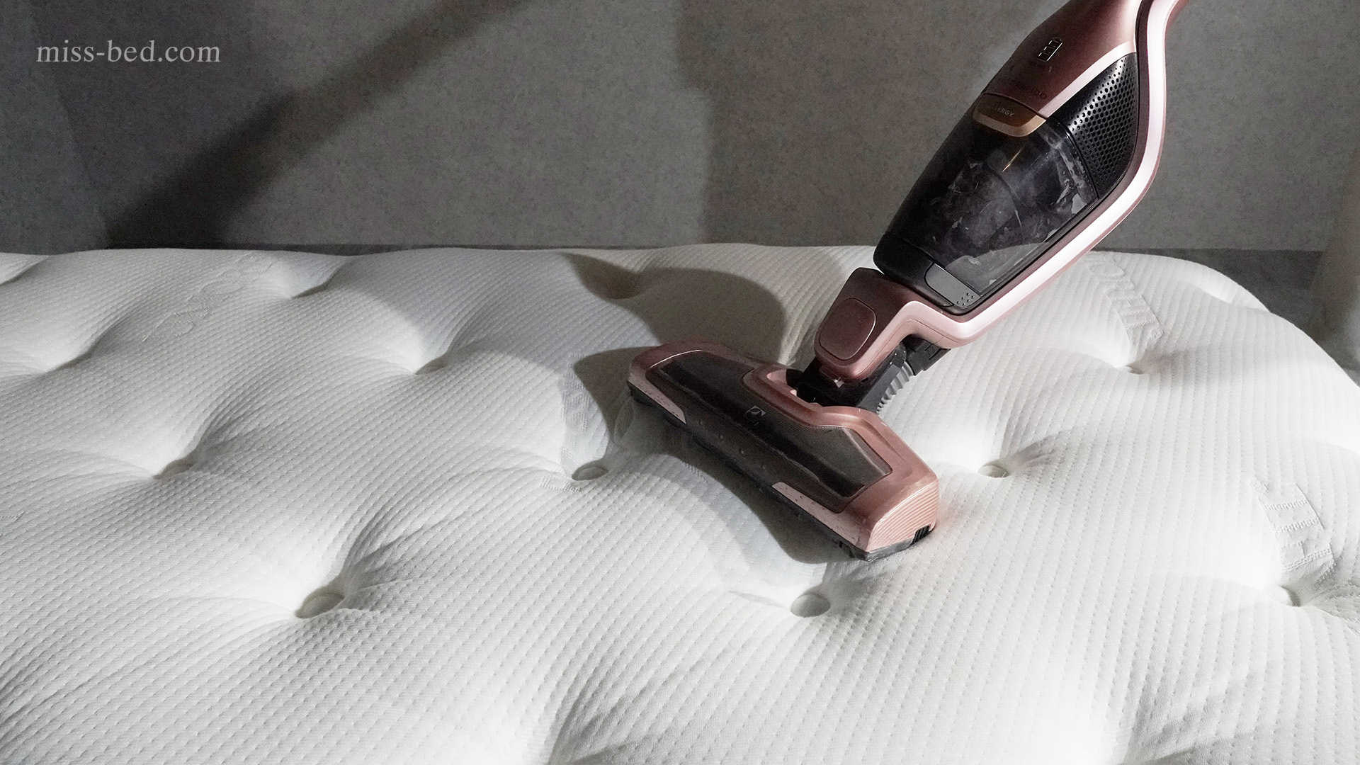 床墊清潔步驟一、使用吸塵器吸除灰塵