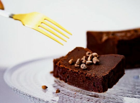 <img src="gateau-chocolat-chocolaphil.jpeg" alt="gateau-chocolat-chocolaphil">