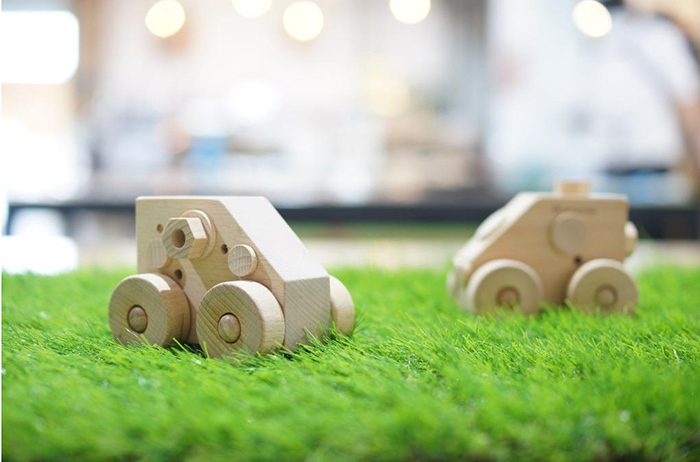 實木文具車車削筆器