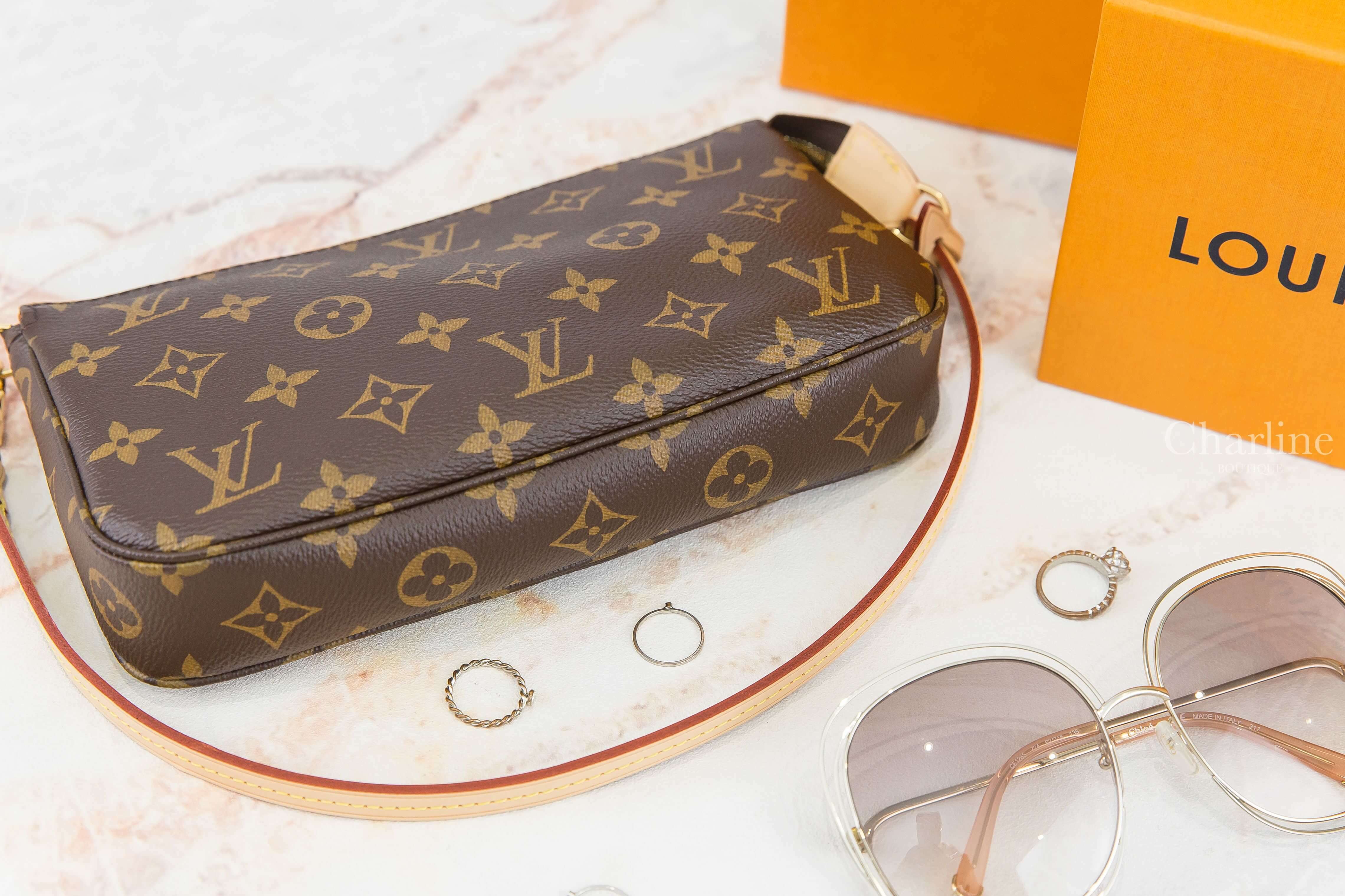 Louis Vuitton Pochette Accessoires 咖啡色老花帆布手提肩背包-Charline Boutique 精品代購