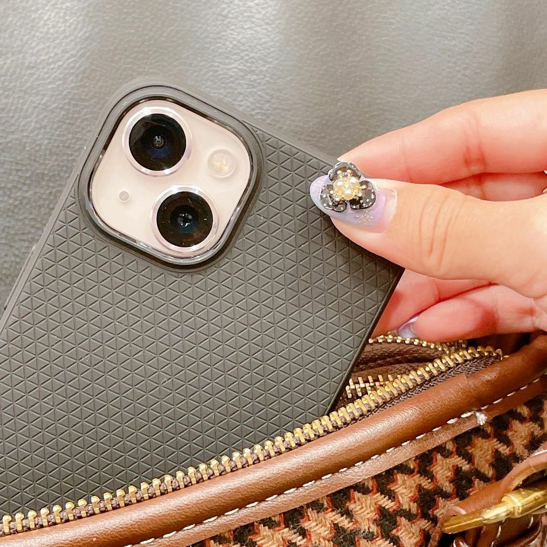 【采0的奇幻冒險】Spigen- iPhone 13 保護殼與收機揹繩系列開箱