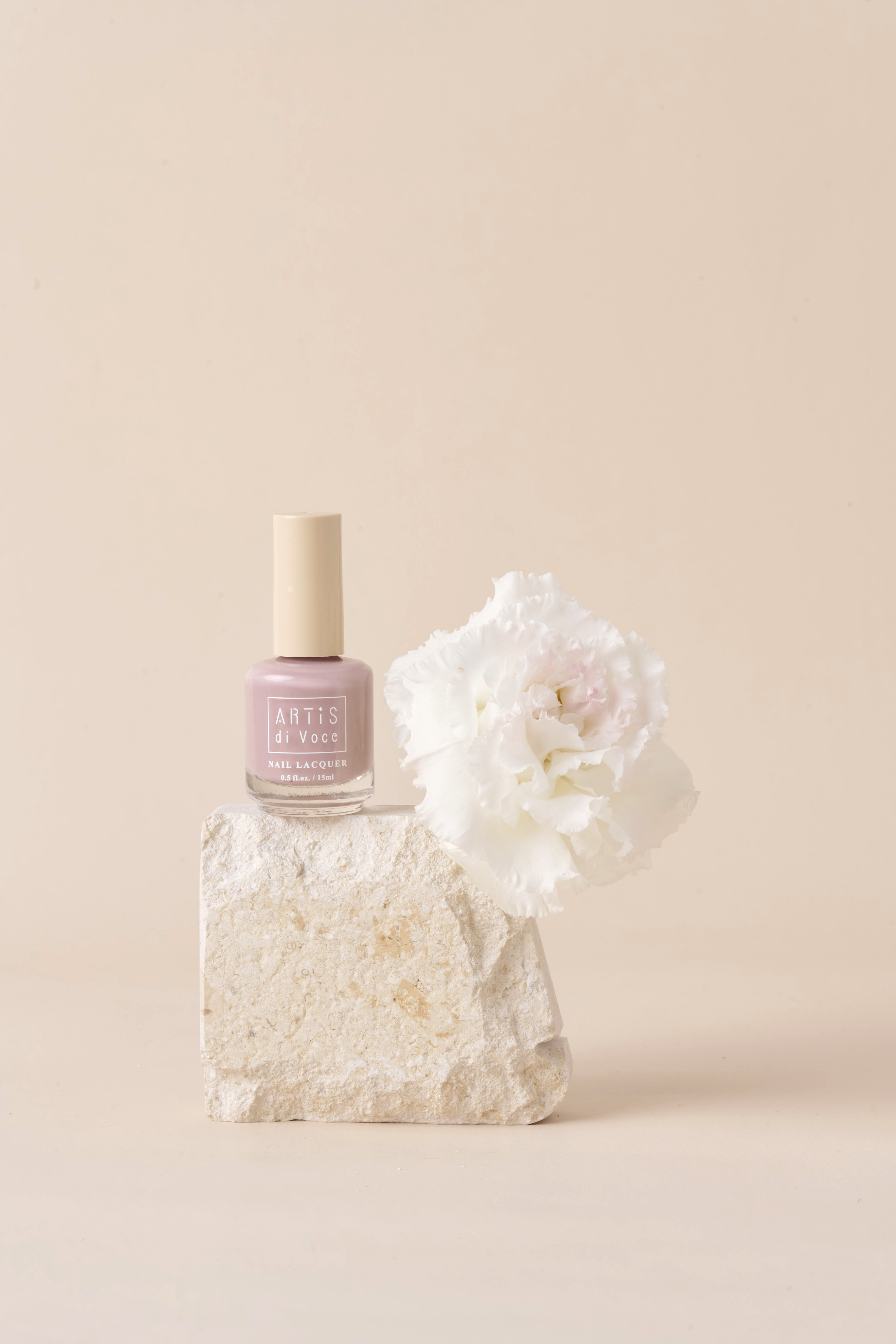 張俐晴 × ARTiS di Voce 飾底硬甲油 LN02 煙燻藕荷