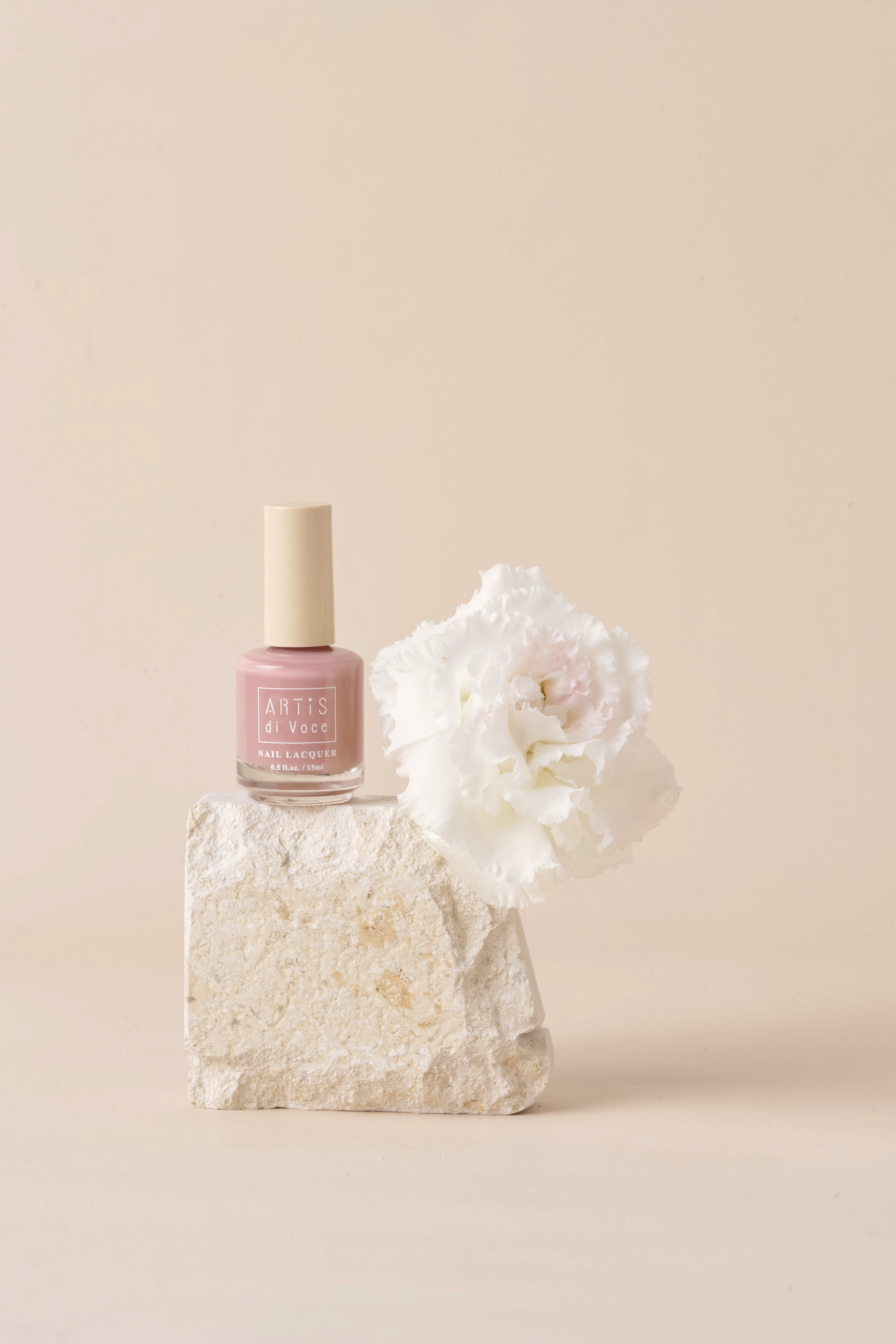 張俐晴 × ARTiS di Voce 飾底硬甲油 LN03 花漾潤紅