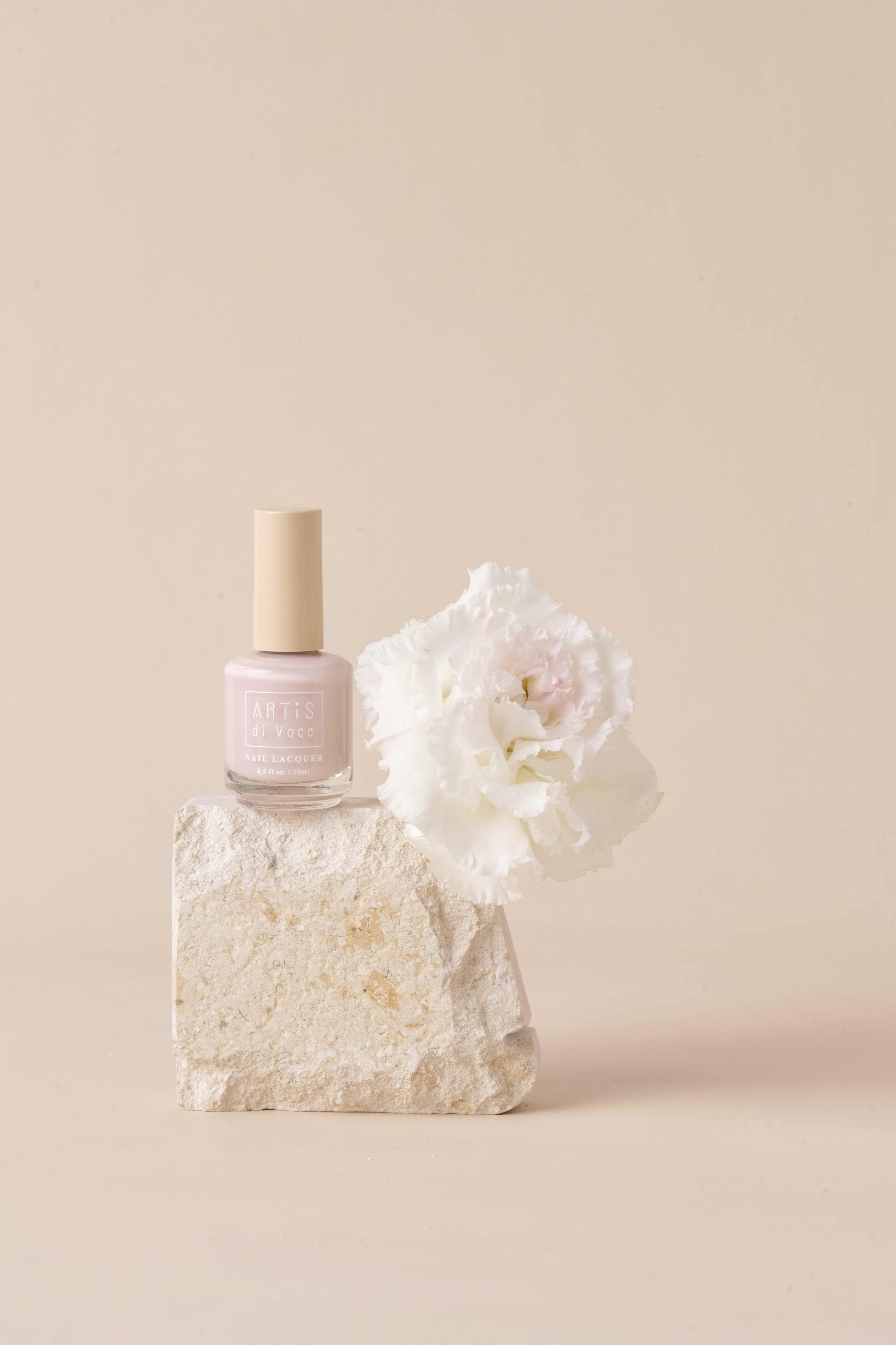 張俐晴 × ARTiS di Voce 飾底硬甲油 LN01 高光透粉