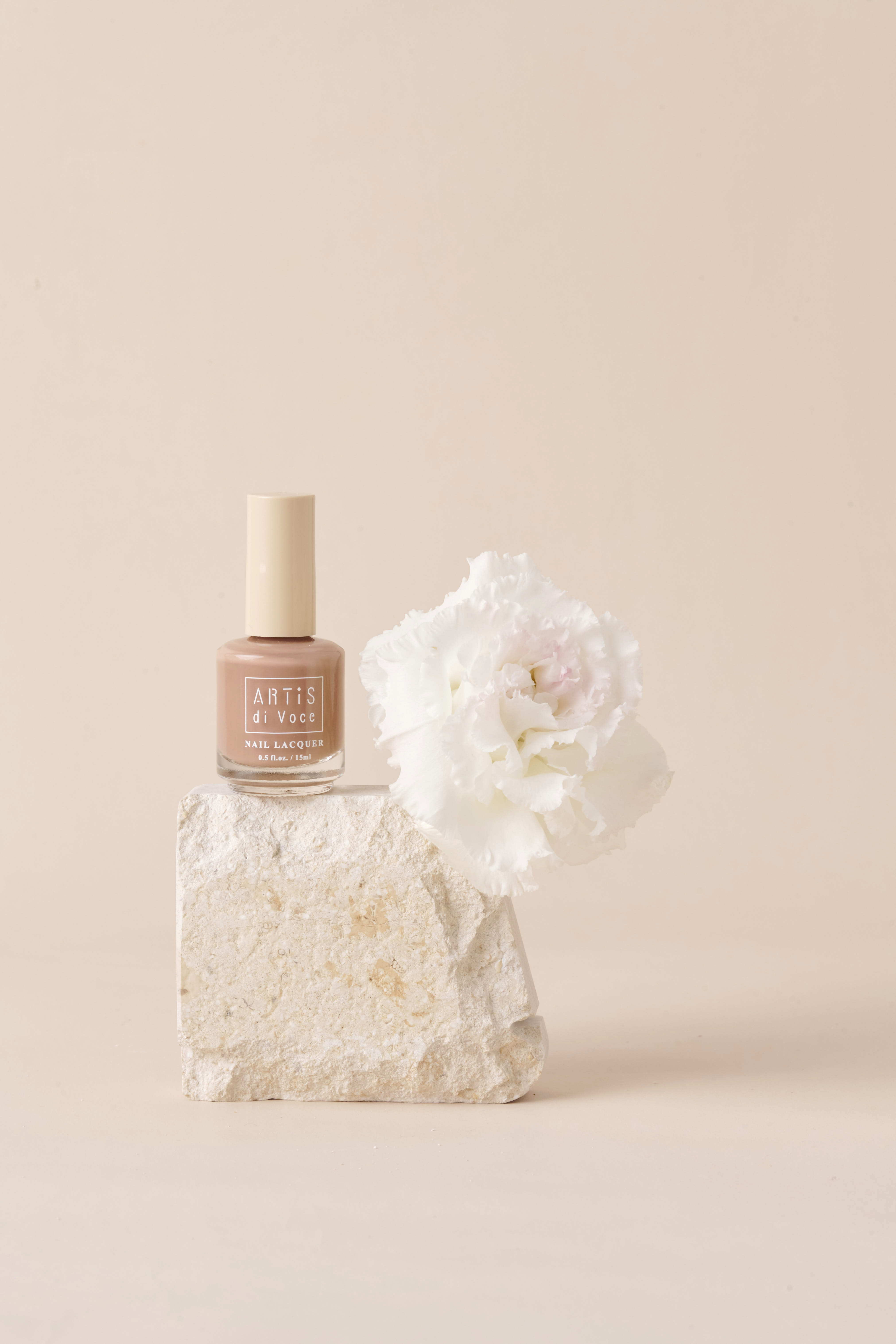 張俐晴 × ARTiS di Voce 飾底硬甲油 LN06 肉桂裸棕