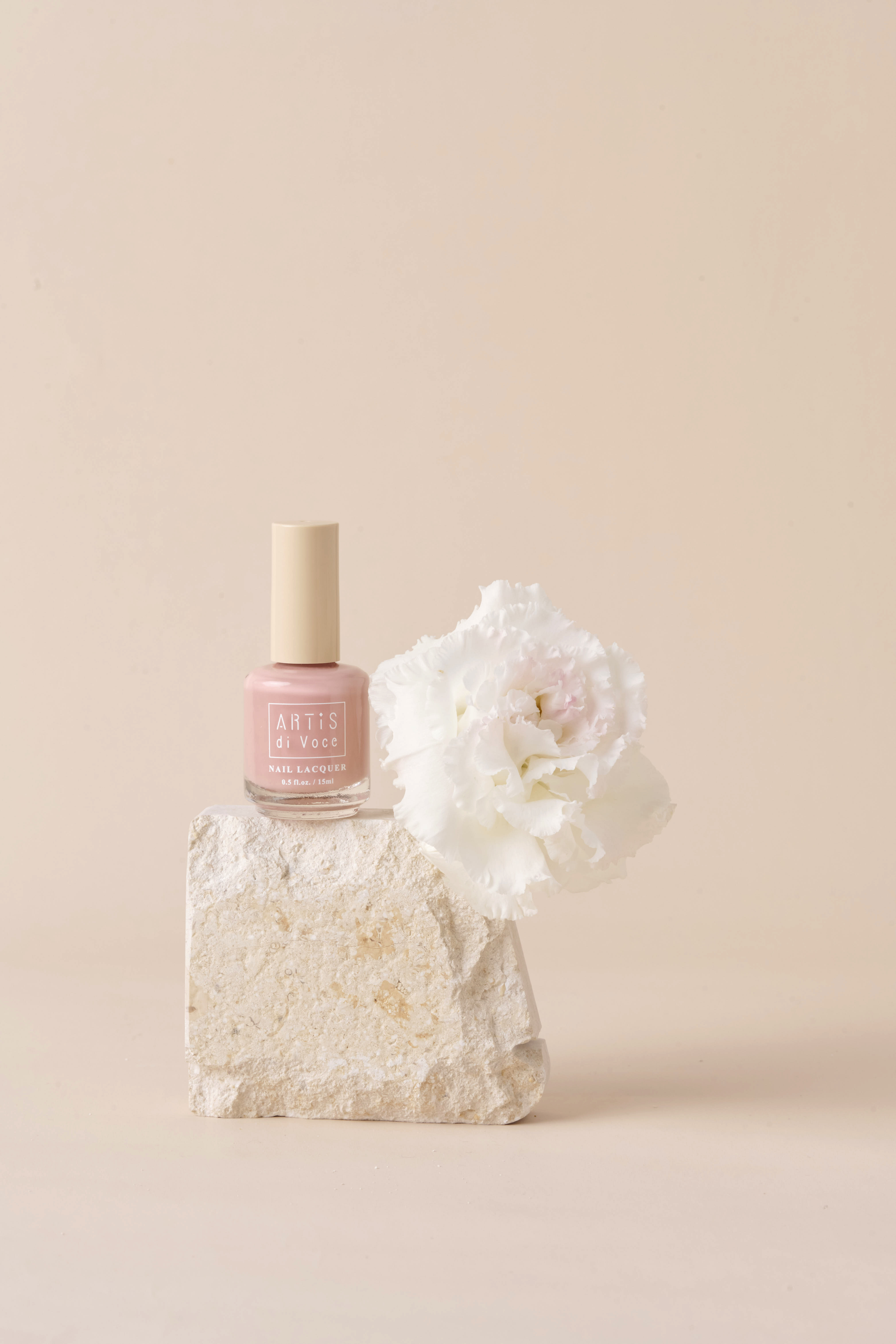 張俐晴 × ARTiS di Voce 飾底硬甲油 LN04 淡雅柔粉