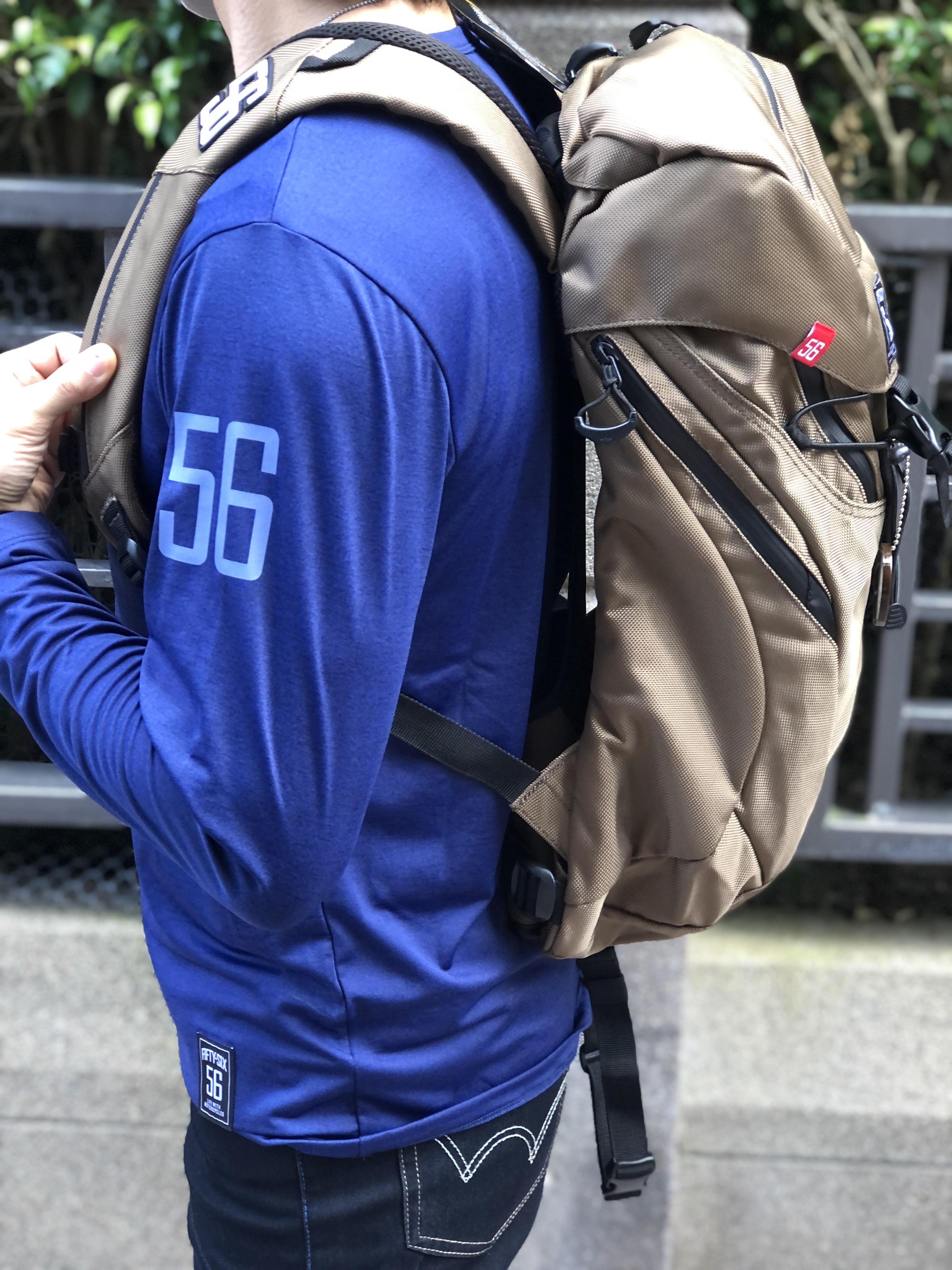 56DESIGN 騎士後背包，AIR THROUGH背部氣道，防水防塵機能款