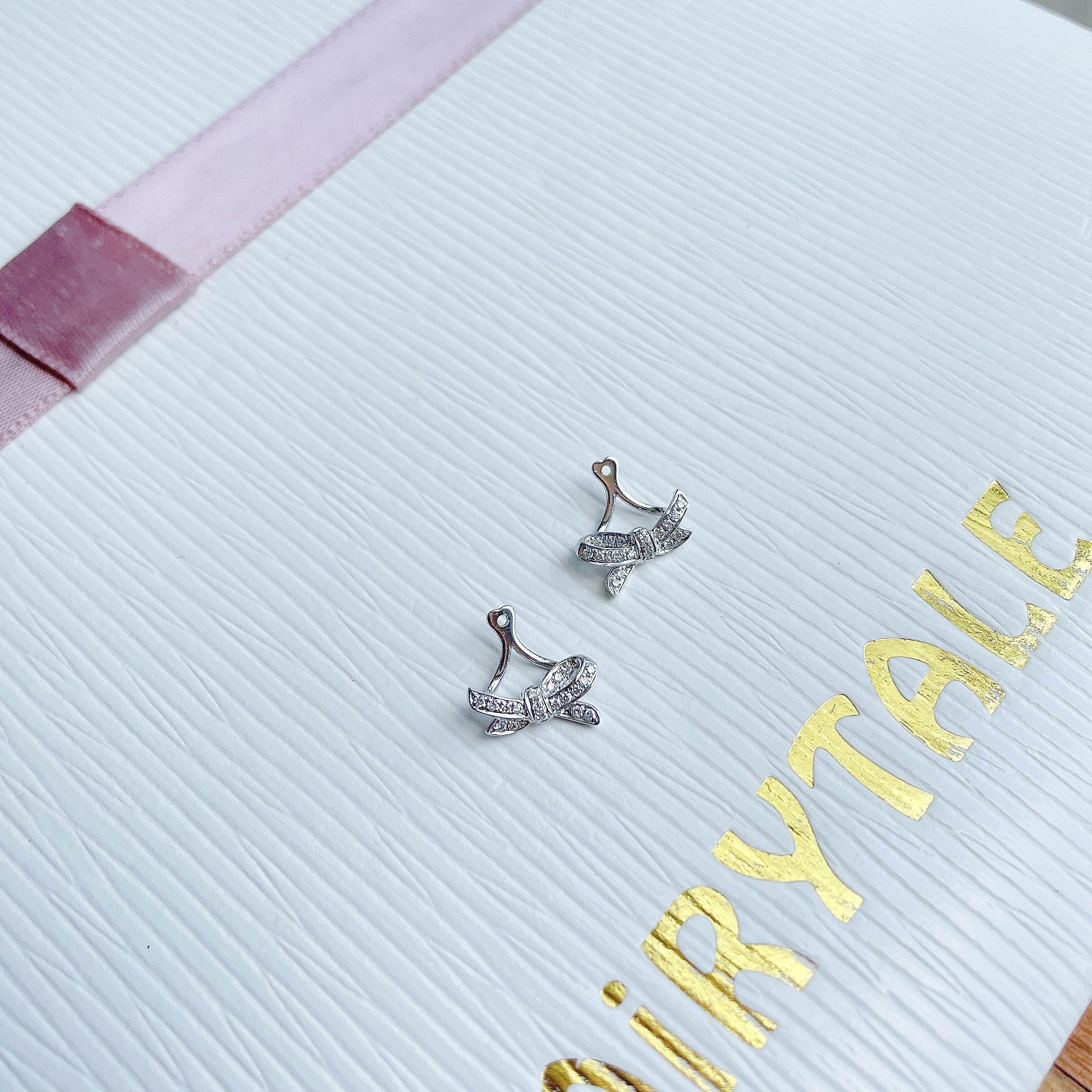 18K鑽石蝴蝶結耳套 (適合7-10mm珍珠)