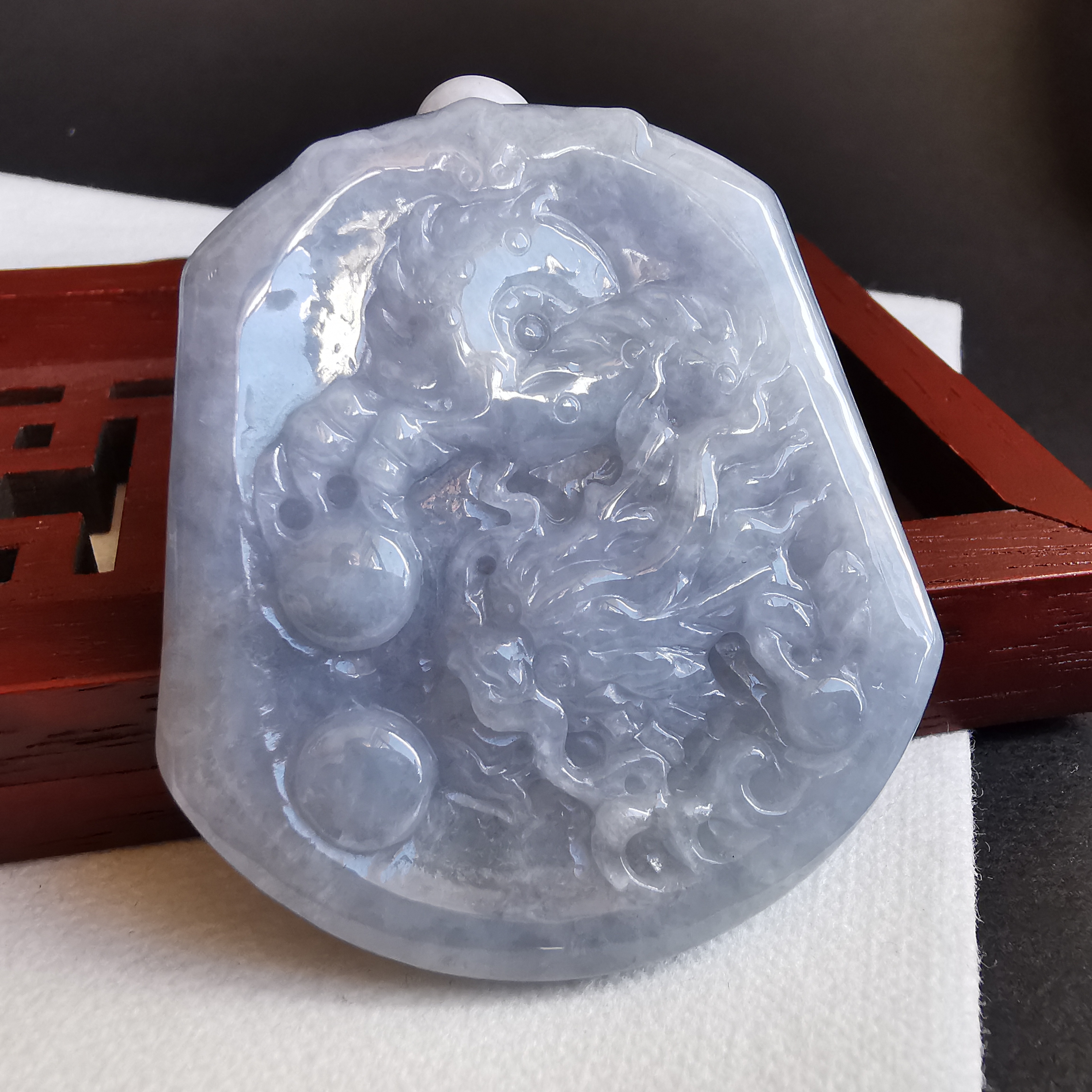 J2051 糯淺綠龍牌吊墜