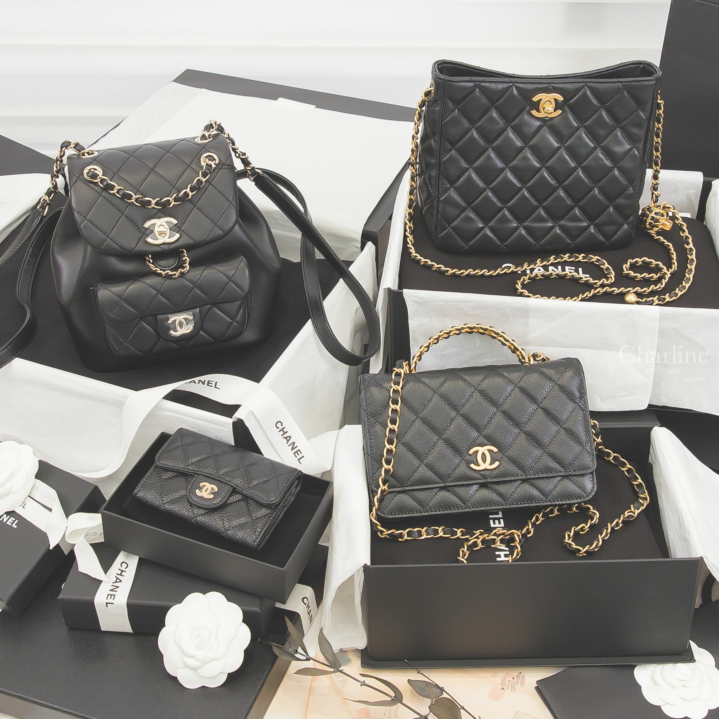 Chanel 黑色金CC金色皮穿鍊小珠鍊帶肩背包,Chanel 黑色金CC金鍊簍空字母提把牛皮菱格紋手提肩背包,Chanel 黑色金CC金鍊羊皮菱格紋手提後背包,Chanel 黑色金CC荔枝菱格紋零錢夾-Charline Boutique 精品代購