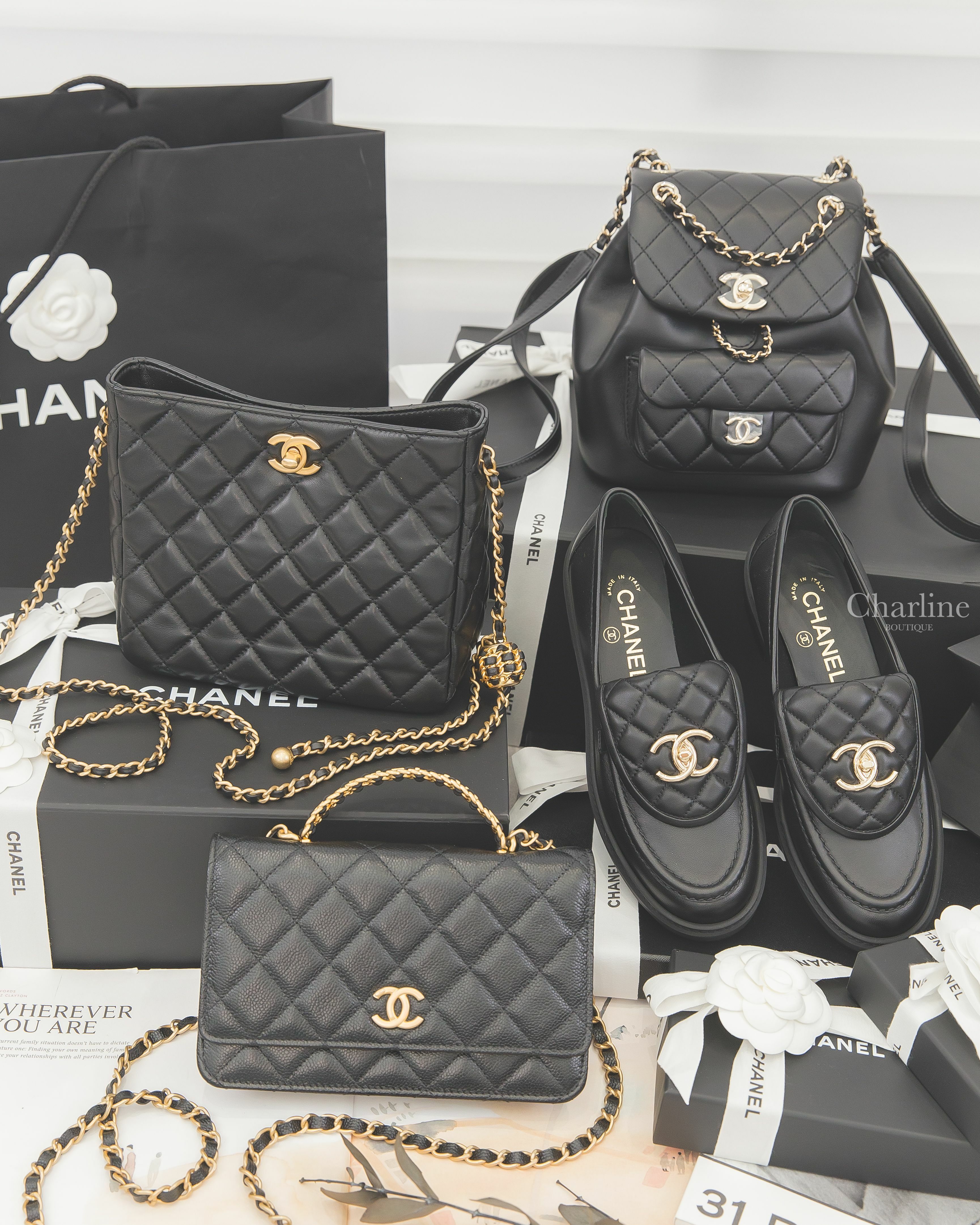 Chanel 黑色金CC金色皮穿鍊小珠鍊帶肩背包,Chanel 黑色金CC金鍊簍空字母提把牛皮菱格紋手提肩背包,Chanel 黑色金CC金鍊羊皮菱格紋手提後背包,Chanel 黑色金CC小羊皮菱格紋樂福鞋-Charline Boutique 精品代購