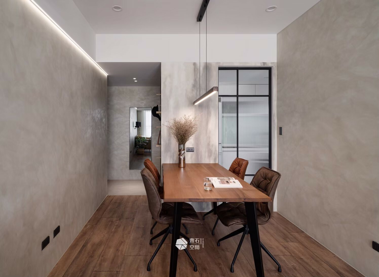 緬甸柚木, 緬甸柚木餐桌, 緬甸柚木拼板,  緬甸柚木拼板餐桌, 緬甸柚木介紹, 緬甸柚木是什麼,緬甸柚木拼板優點, 緬甸柚木拼板缺點, 網紅推薦店家, 實木工廠