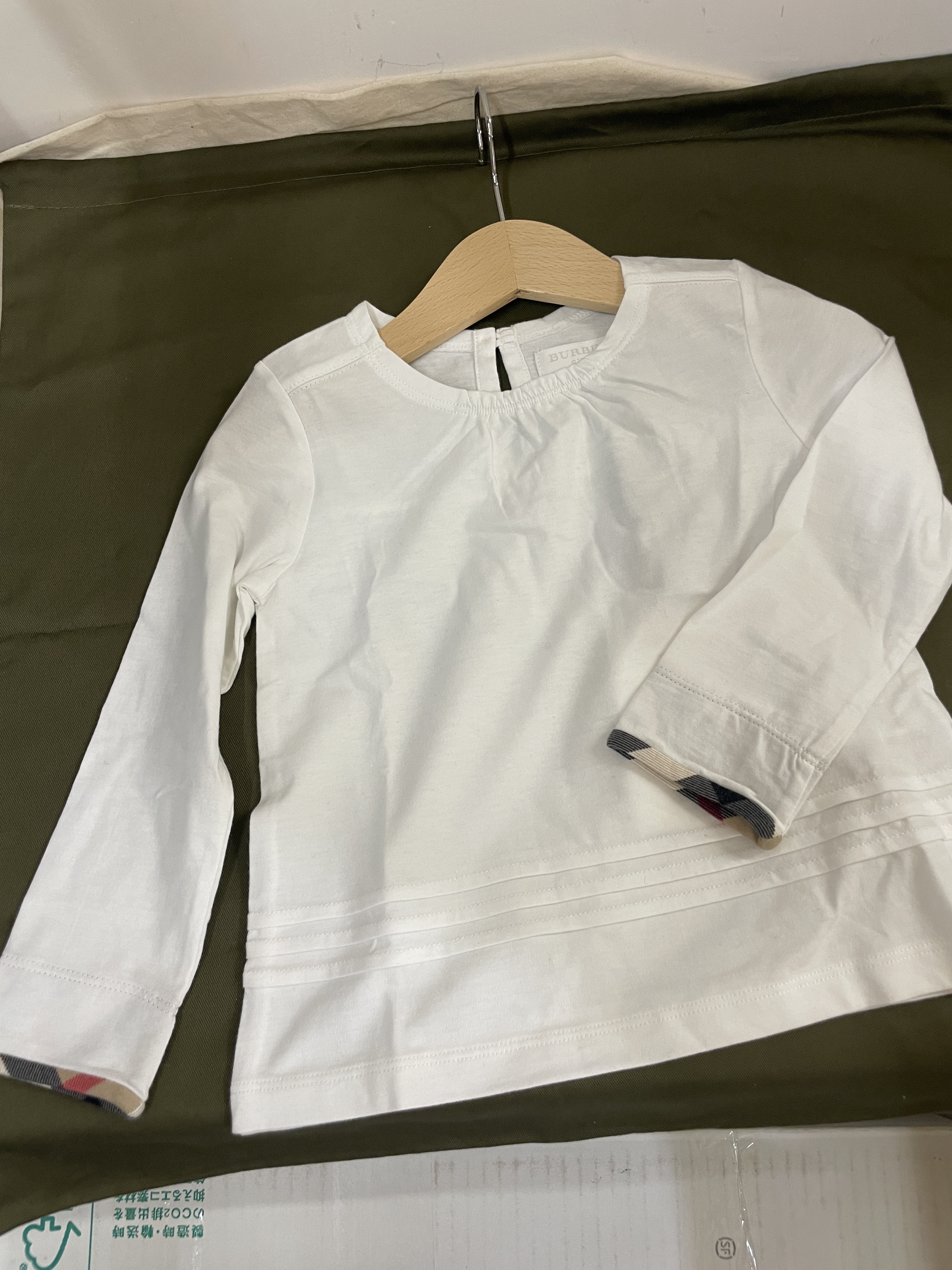 Burberry 幼童白色Top-18 months