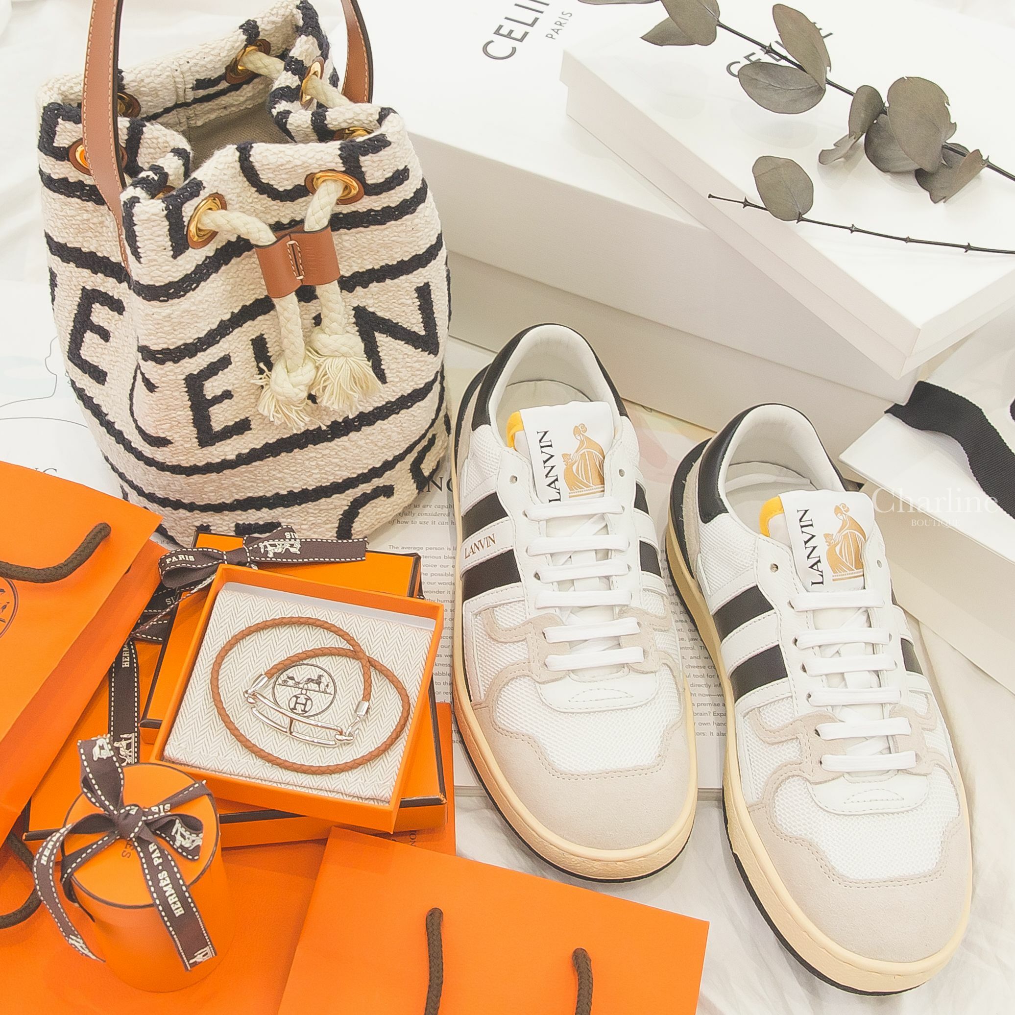 Hermès Roulis Double Tour Bracelet 焦糖色編織θ銀飾手鍊,Celine Teen Drawstring 白底滿版黑字編織咖啡色牛皮提把手提包-Charline Boutique 精品代購