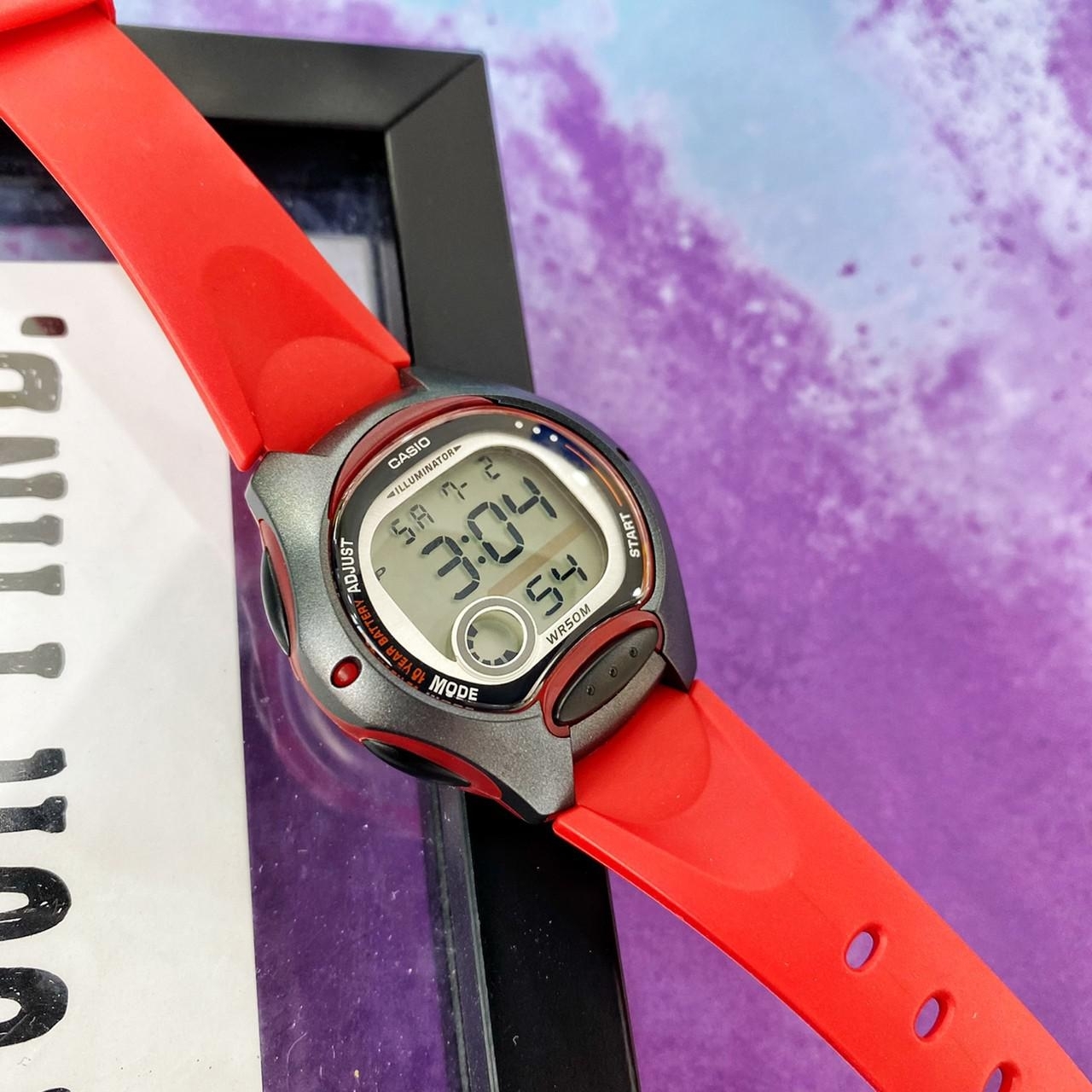 【CASIO】多色數位小型電子錶 LW-200-4A 現代鐘錶