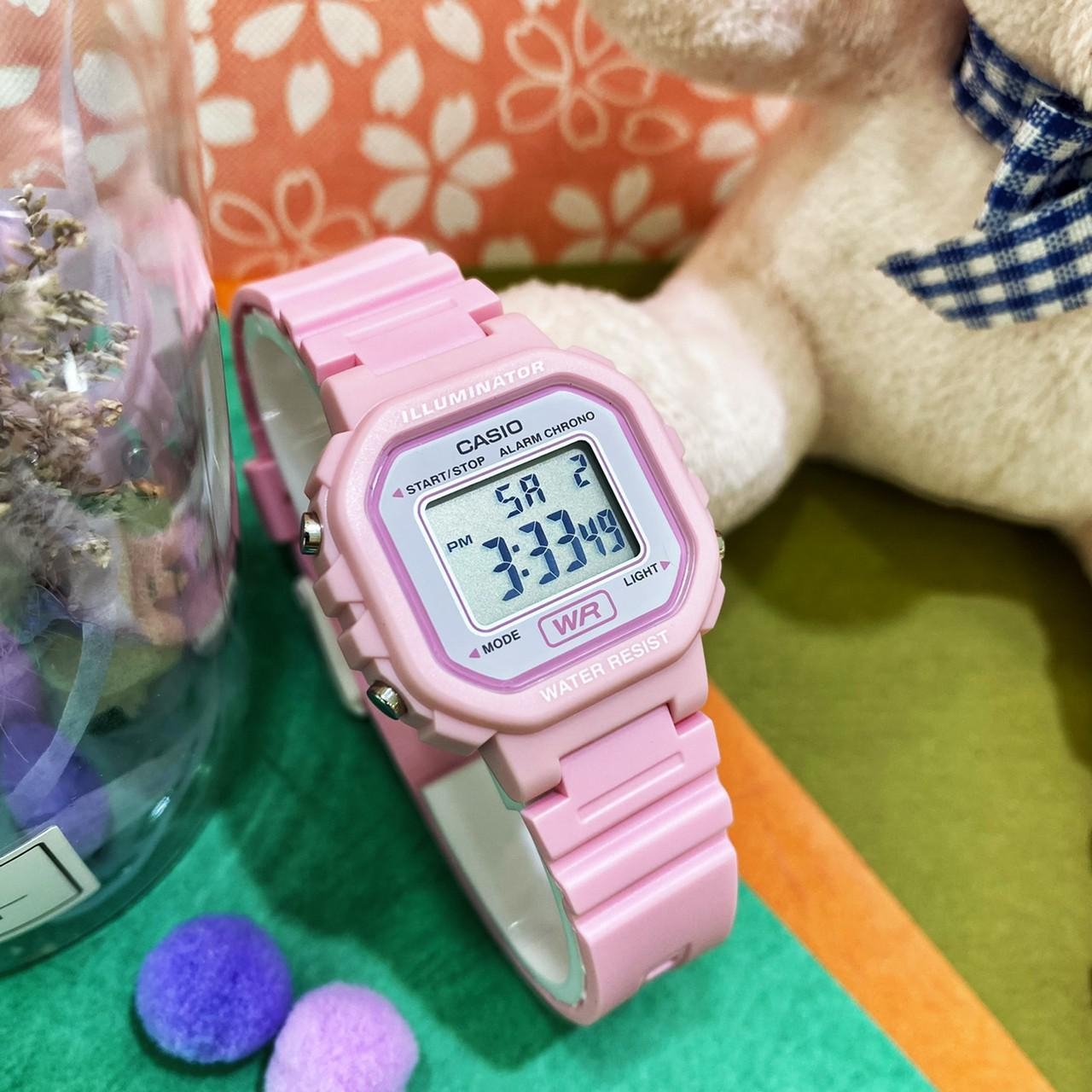 【CASIO】迷你方型數位樹脂錶帶 LA-20WH-4A1 現代鐘錶