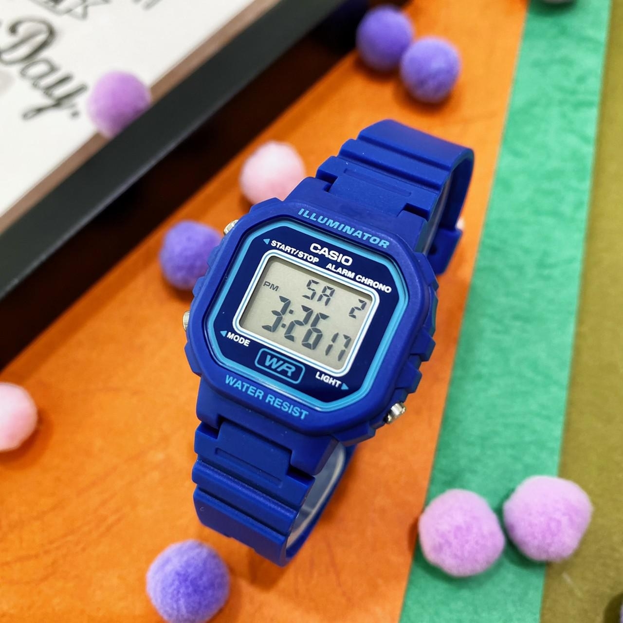 【CASIO】迷你方型數位樹脂錶帶 LA-20WH-2A 現代鐘錶