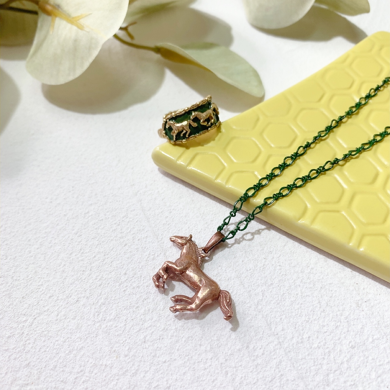 Palnart Poc 奔跑的馬兒頸鏈