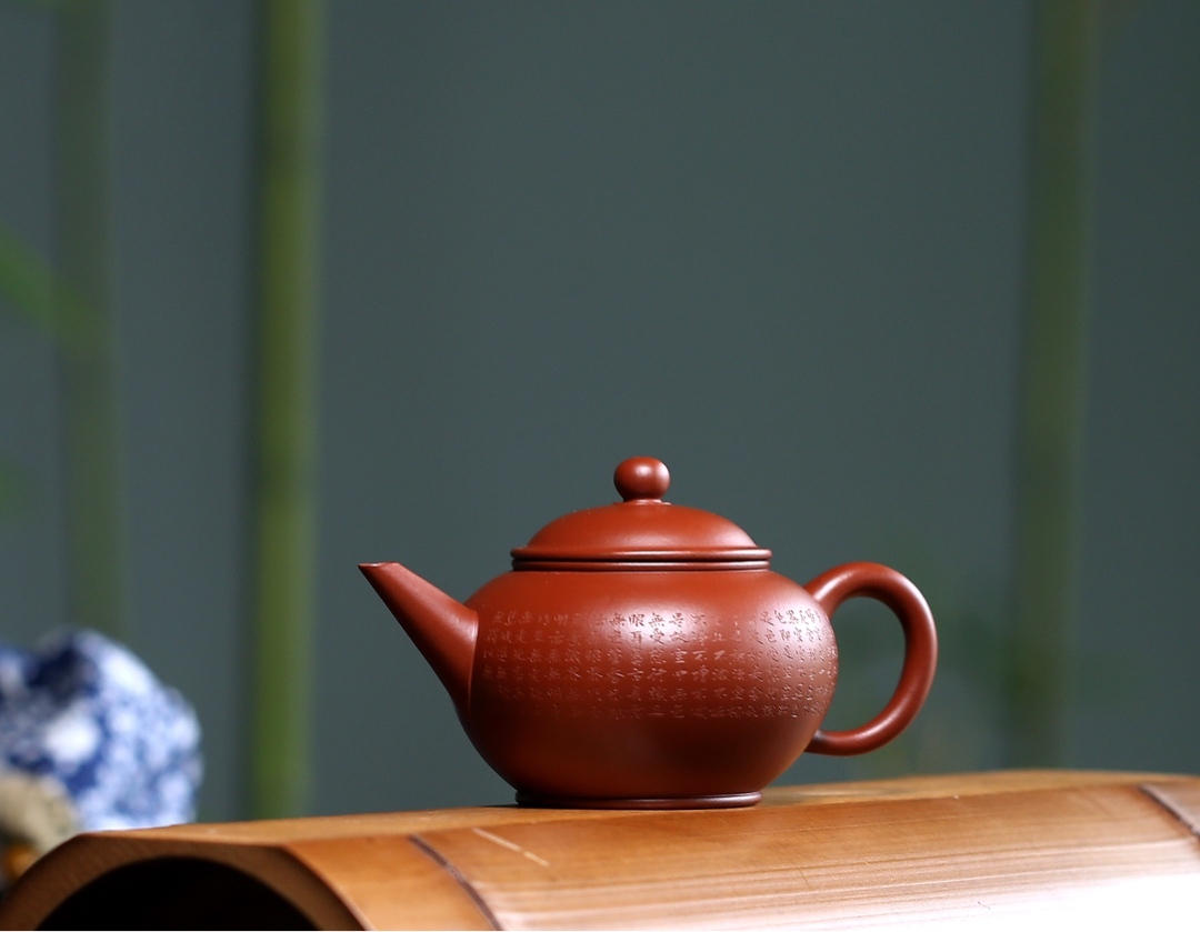 【心經水平】 -- 造型傳統大方，嘴把比例恰到好處，小煤窯的朱泥泥料水潤質感好