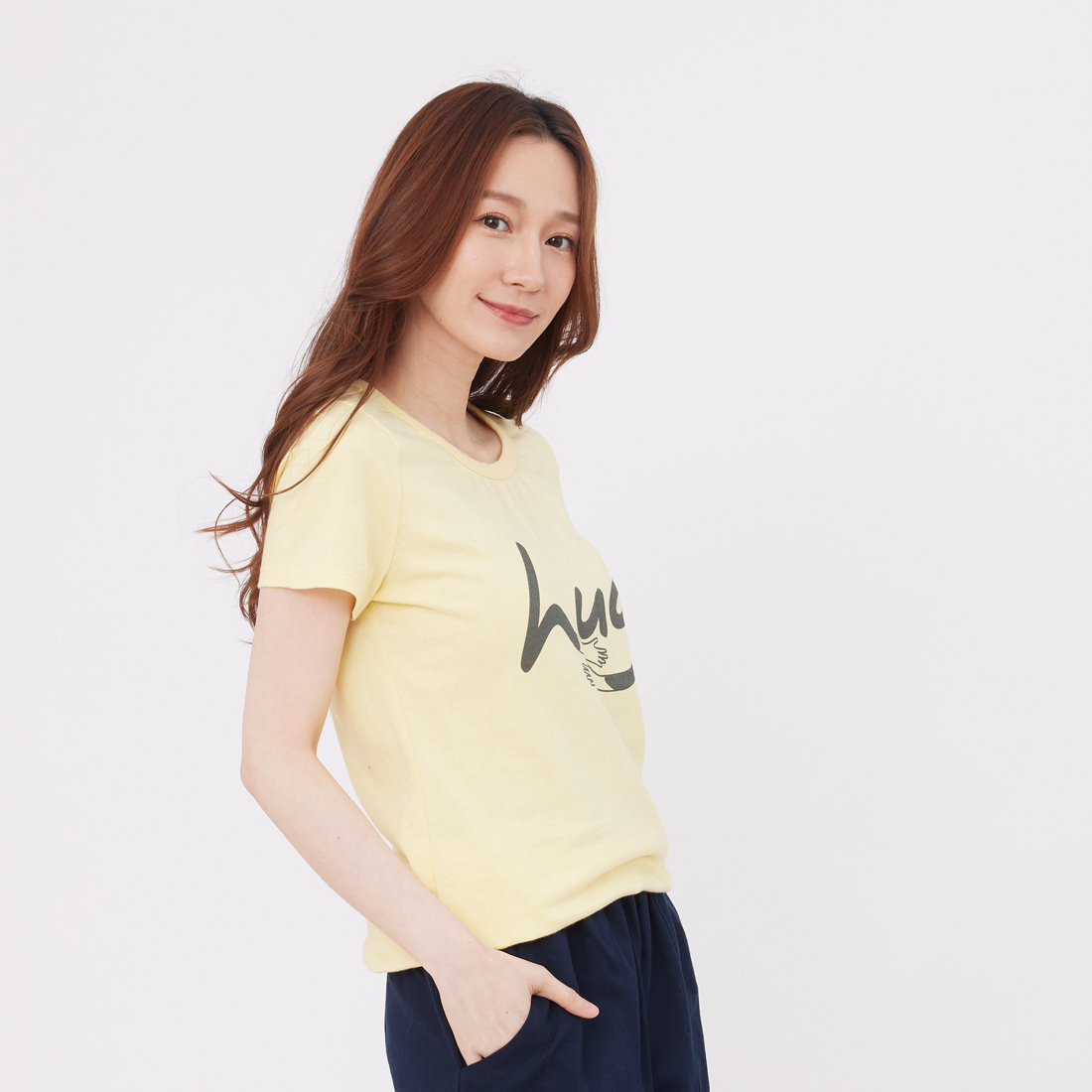 hug 短袖 蜜桃棉 女T 鵝黃色