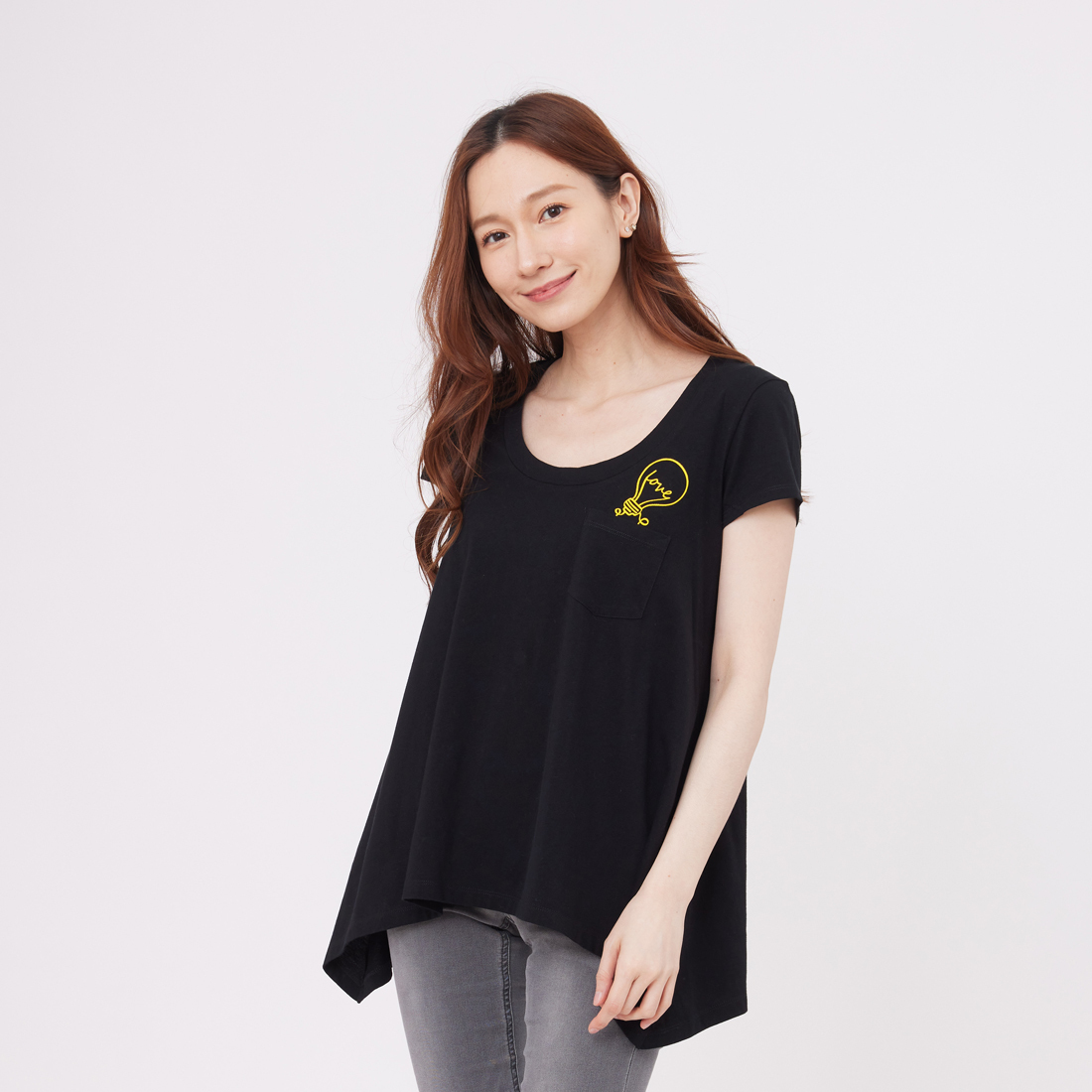 愛發光短袖傘襬女TEE/黑