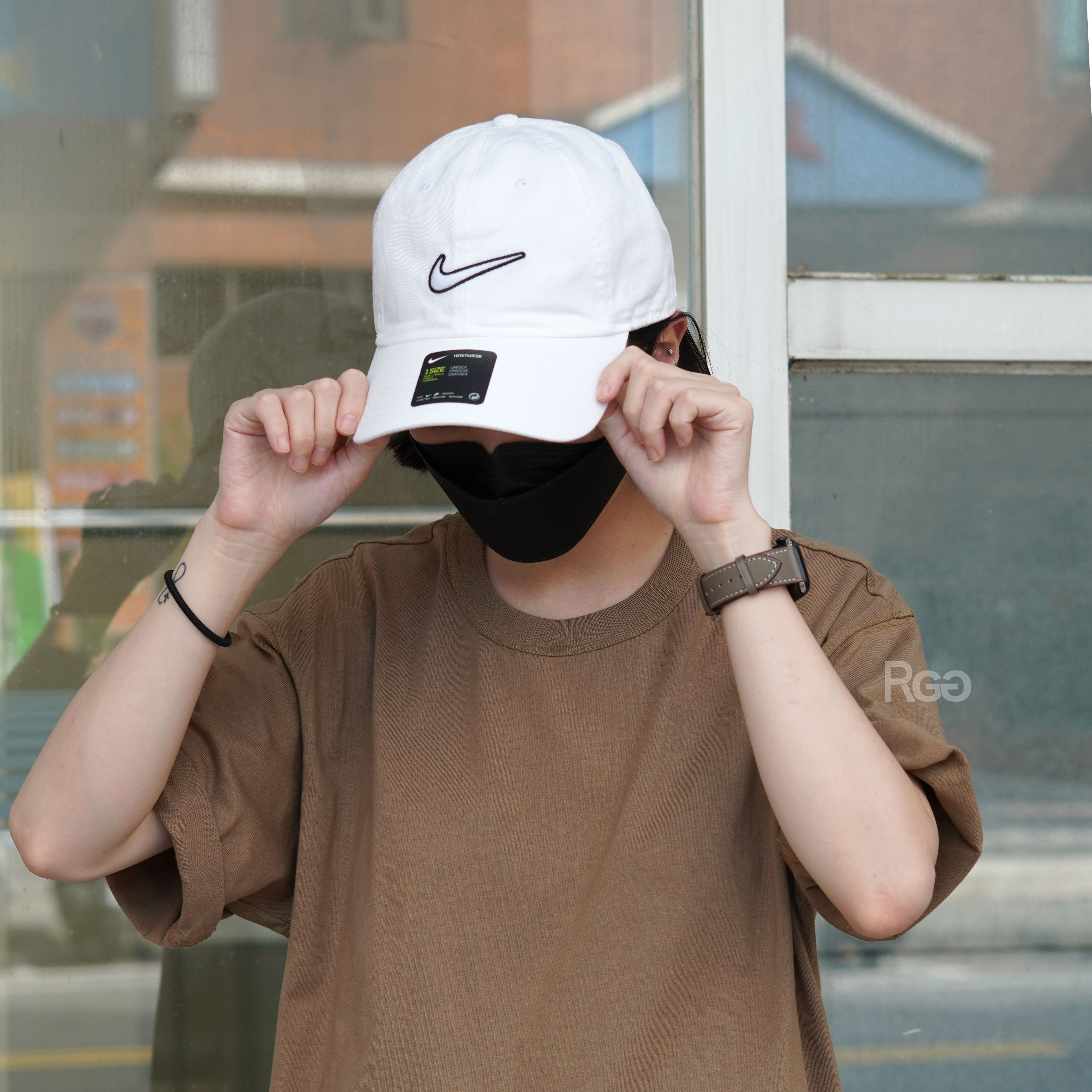 Nike White Essential Swoosh Heritage 86 Cap