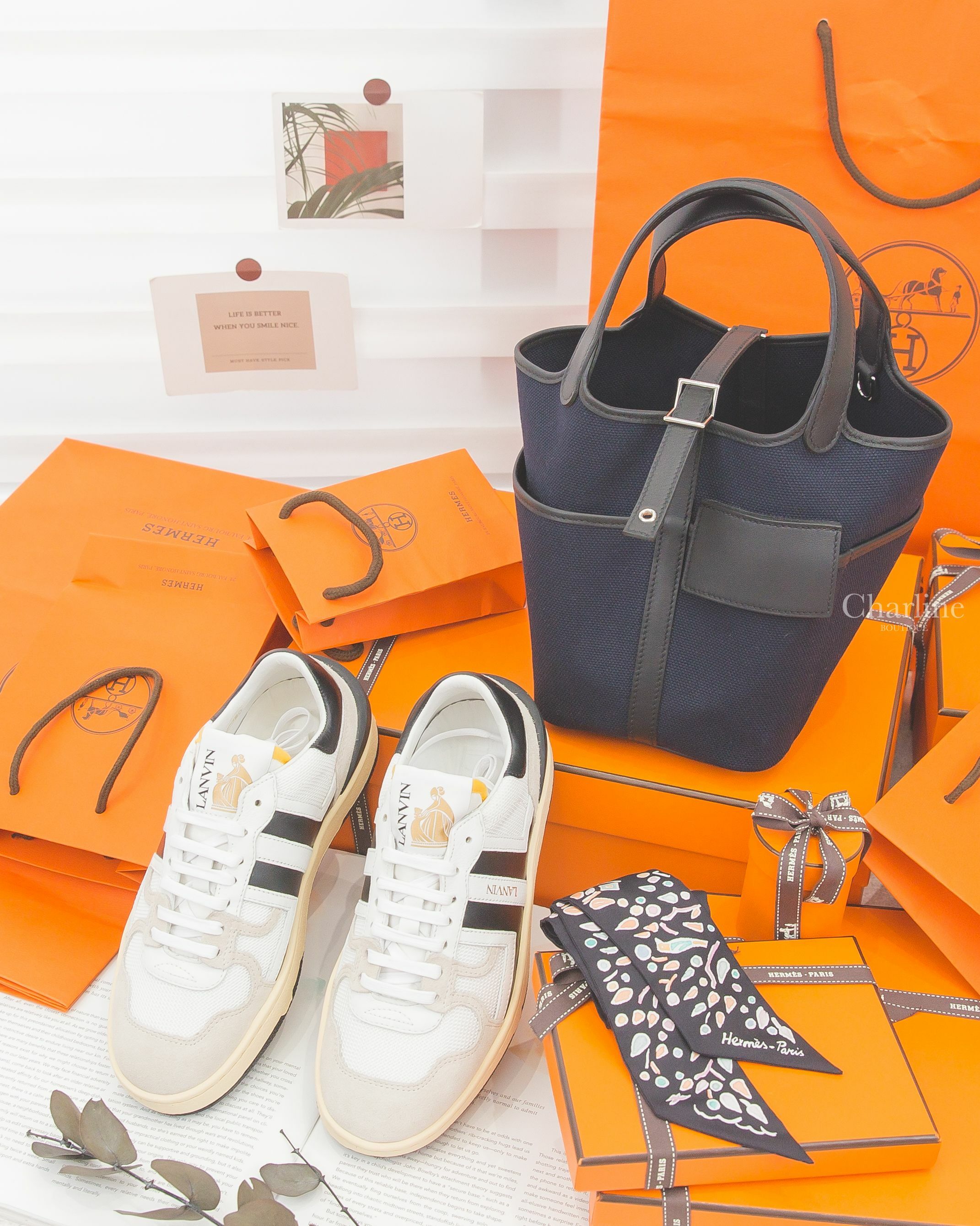 Hermès Picotin 18 Pocket Bag Goeland Canvas/Swift Z刻海洋藍帆布拼黑色牛皮銀釦小型提把水桶包,Hermès Twilly 黑色/綠色/玫瑰粉春天島嶼絲巾-Charline Boutique 精品代購