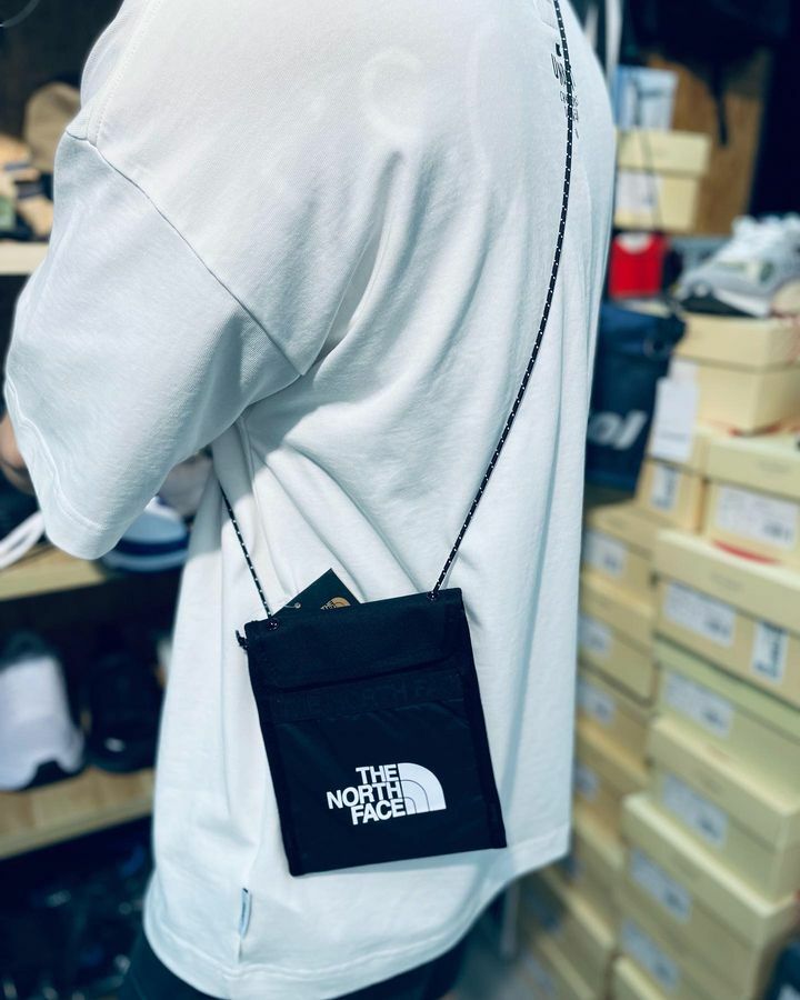 現貨} The North Face BOZER Neck Pouch