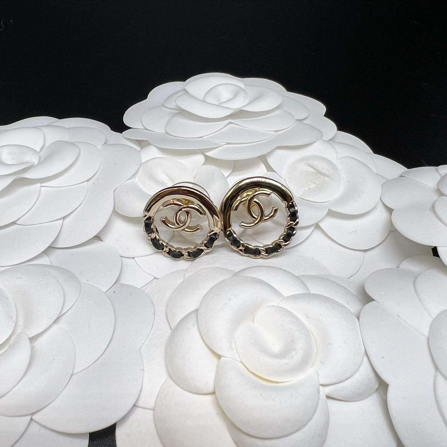 ✨極美品✨CHANEL耳环 CC logo ✨極美品✨CHANEL耳环 CC logo - メルカリ