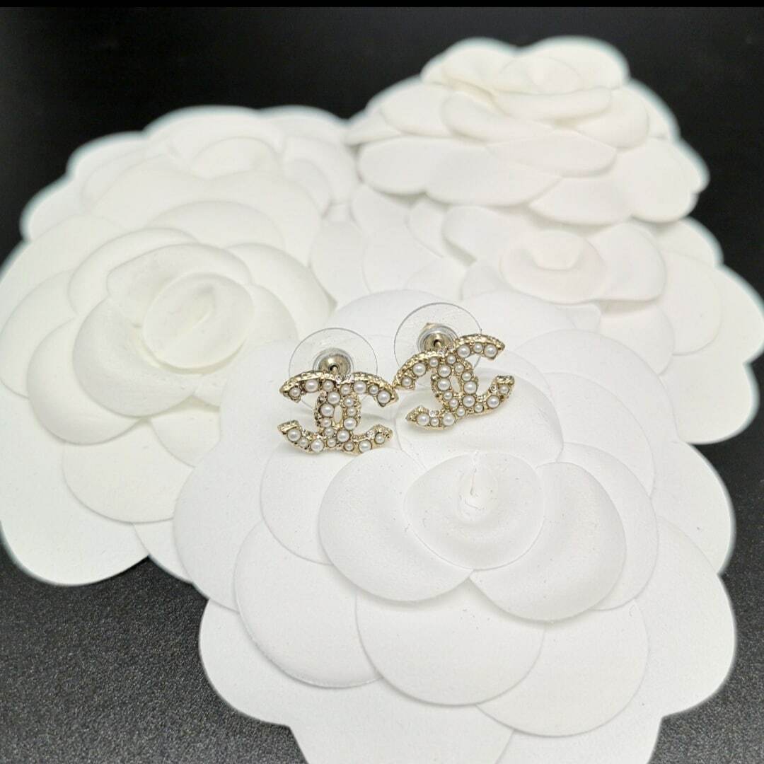 ✨極美品✨CHANEL耳环 CC logo Chanel Round CC Logo Earrings Pink (ABA407) in Metal with