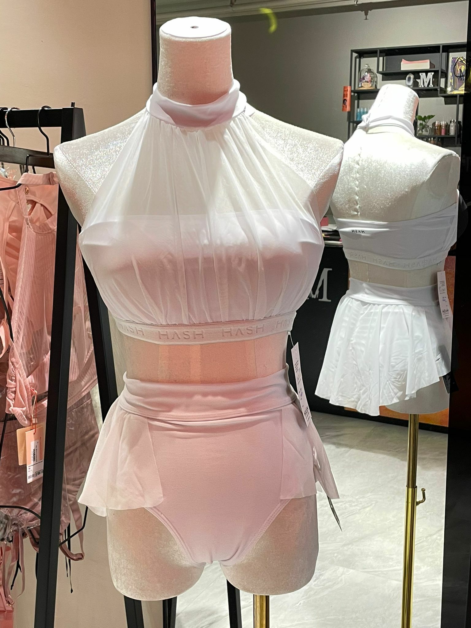 GAME TIME SHORTS WITH MESH