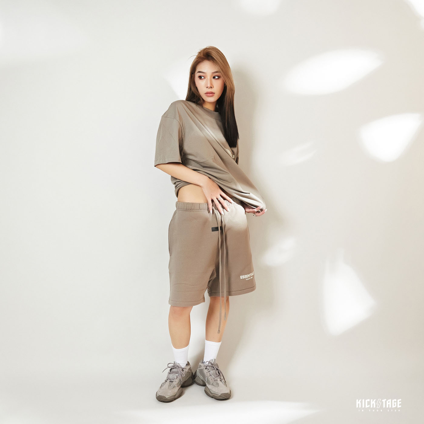 **特價商品售出不退換**FOG Fear Of God ESSENTIALS SHORT 十二色 反光/植絨LOGO 抽繩 棉質短褲 棉短褲【636706】