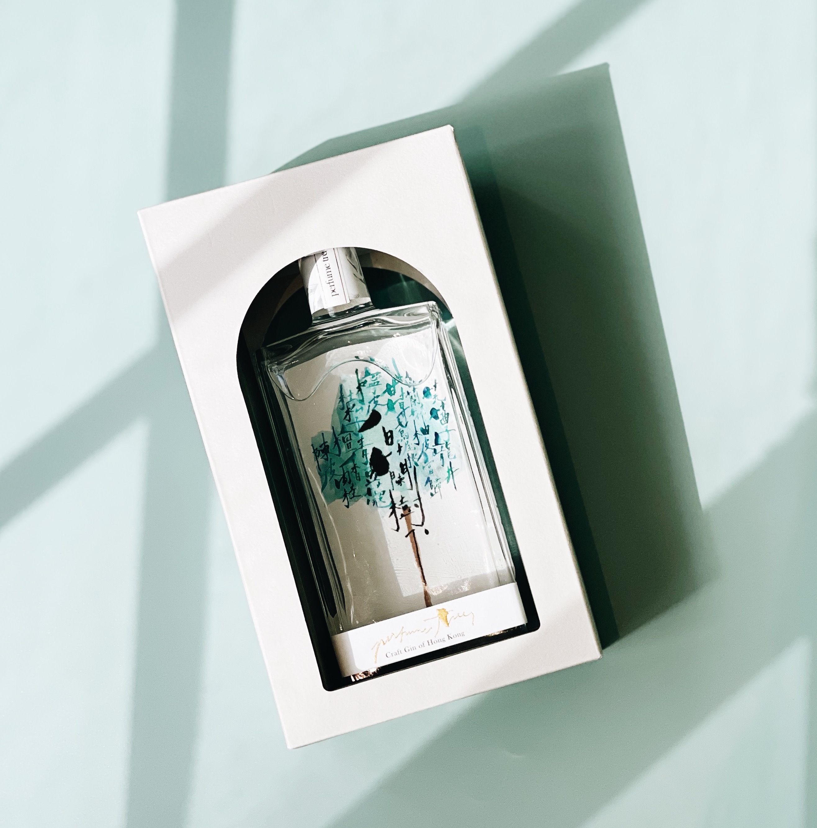 白蘭樹下 香港人的gin 酒 立即購買