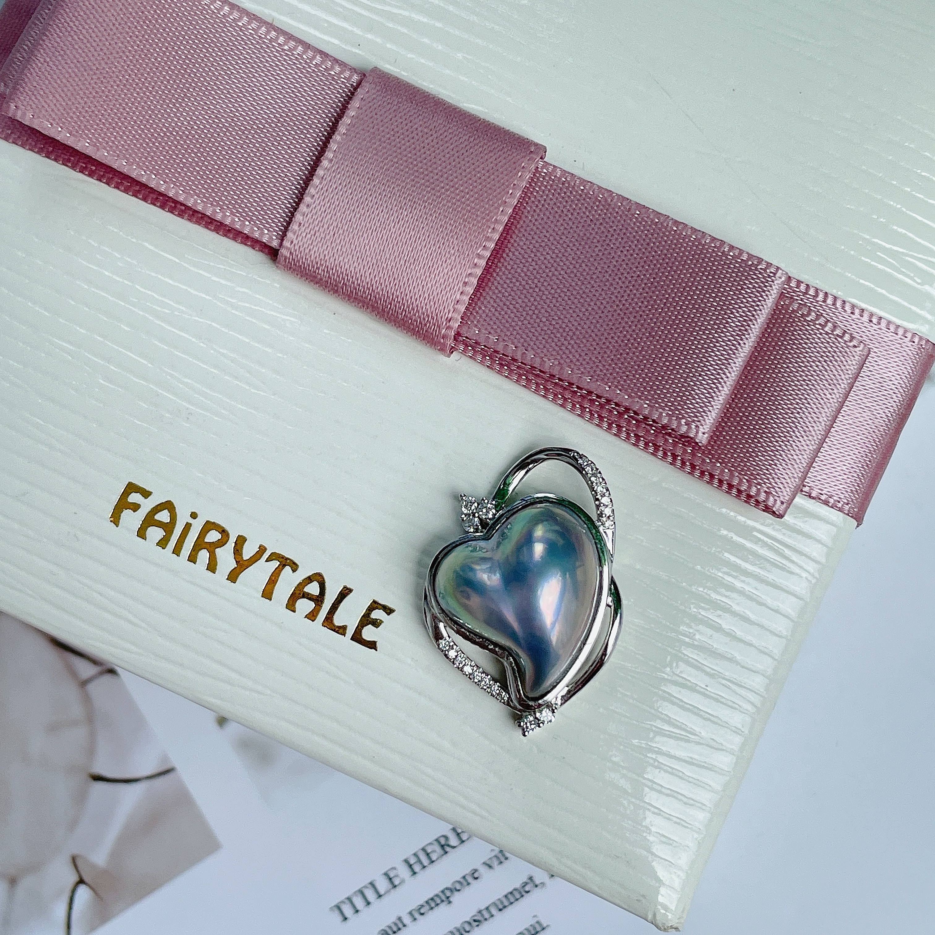 18K金日本奄美島馬貝珠鑽石吊墜-藍色偏心