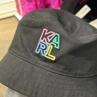 [S] KARL LAGERFELD 22FW3401 K/KOCKTAIL BUCKET HAT,BLACK/ALASKAN BLUE, 8720092845670 (SKL228)