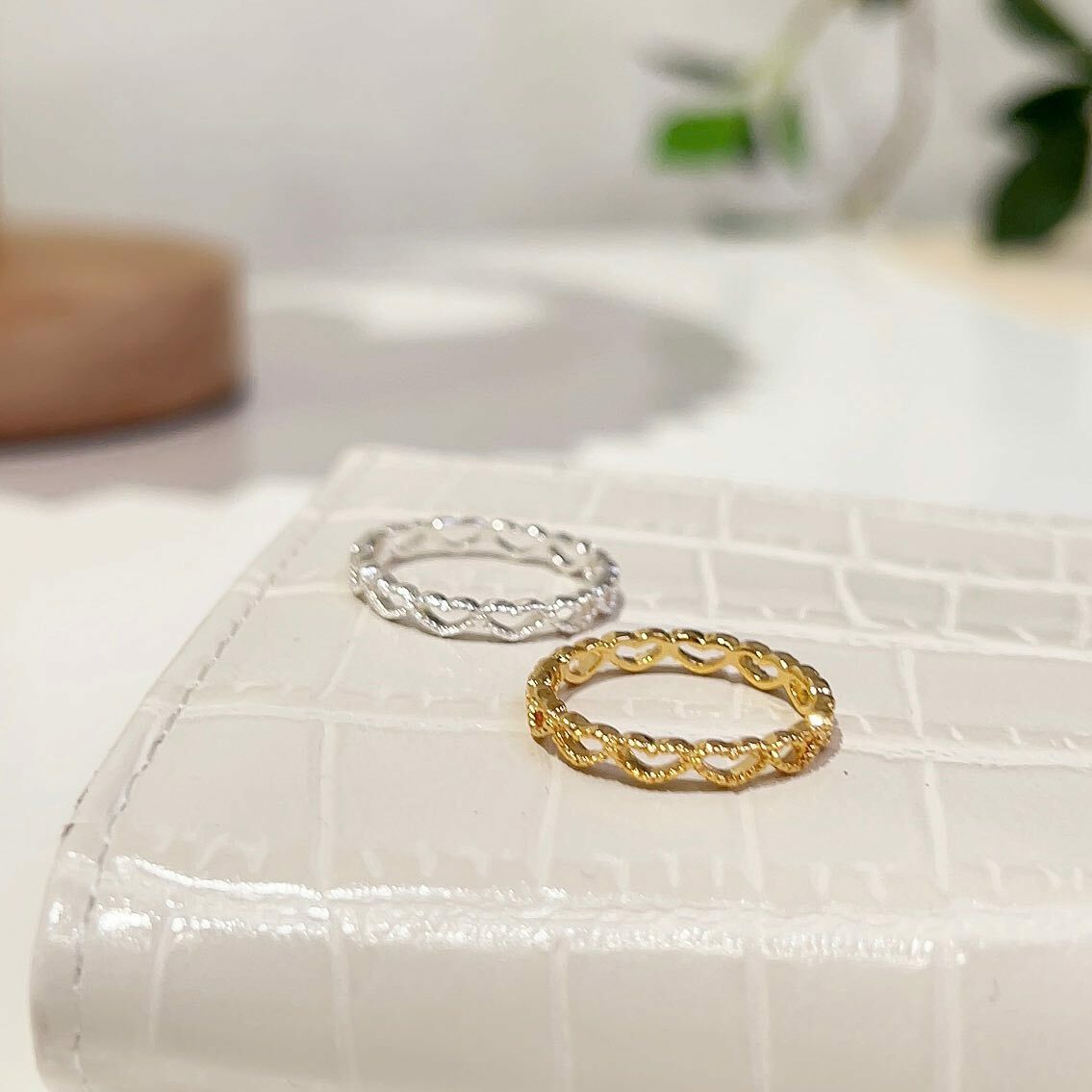 刷一排愛心戒指。兩色