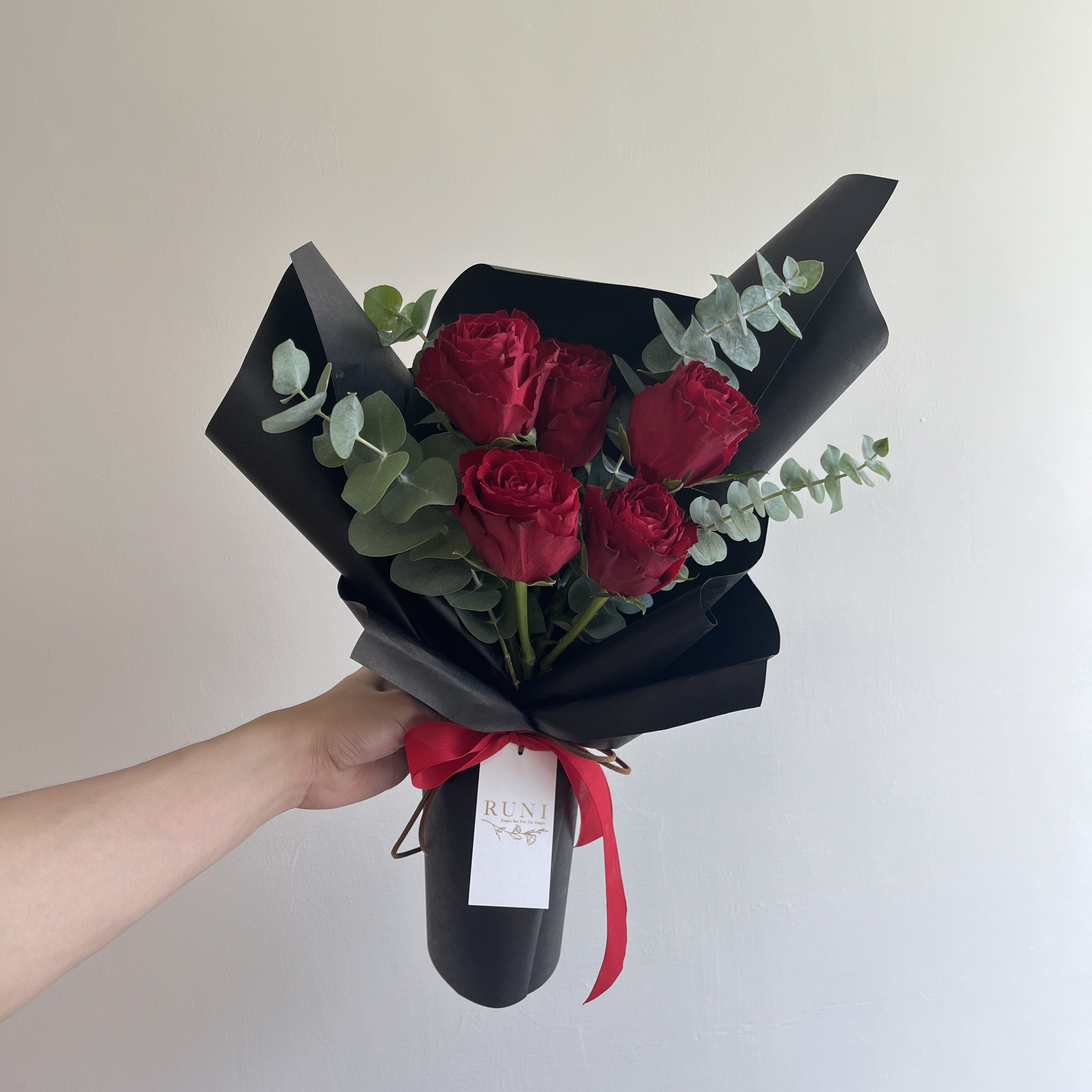 純玫瑰花束-5朵紅玫瑰花束