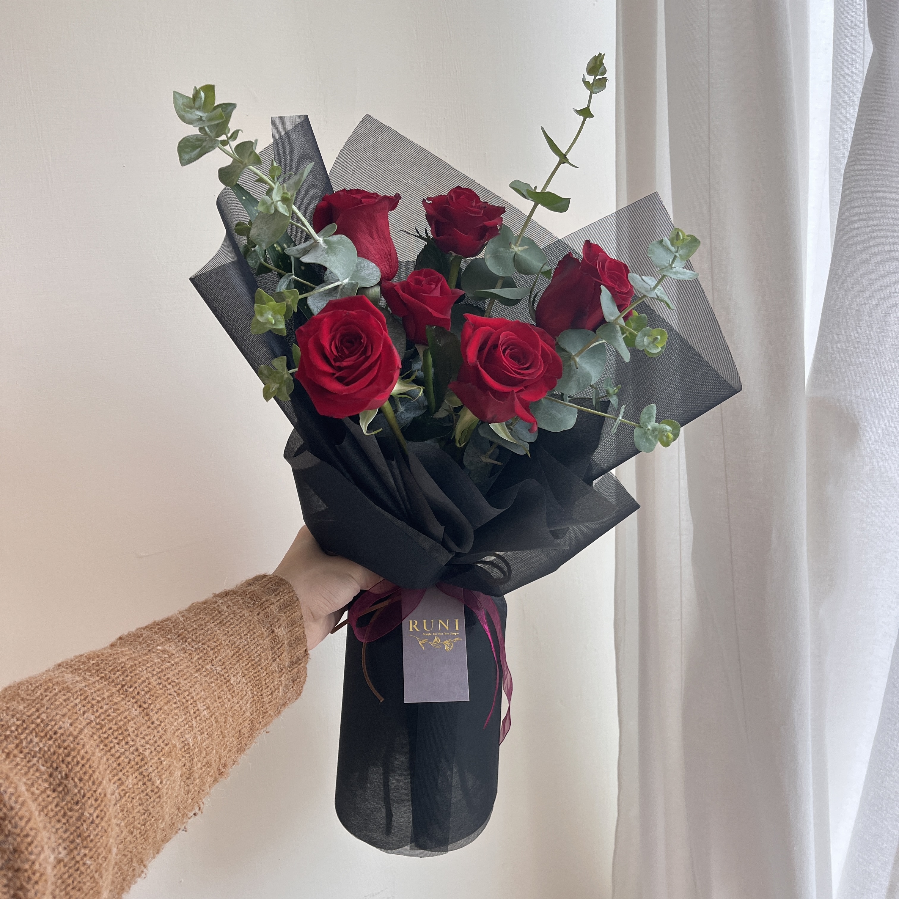 純玫瑰花束-6朵紅玫瑰花束