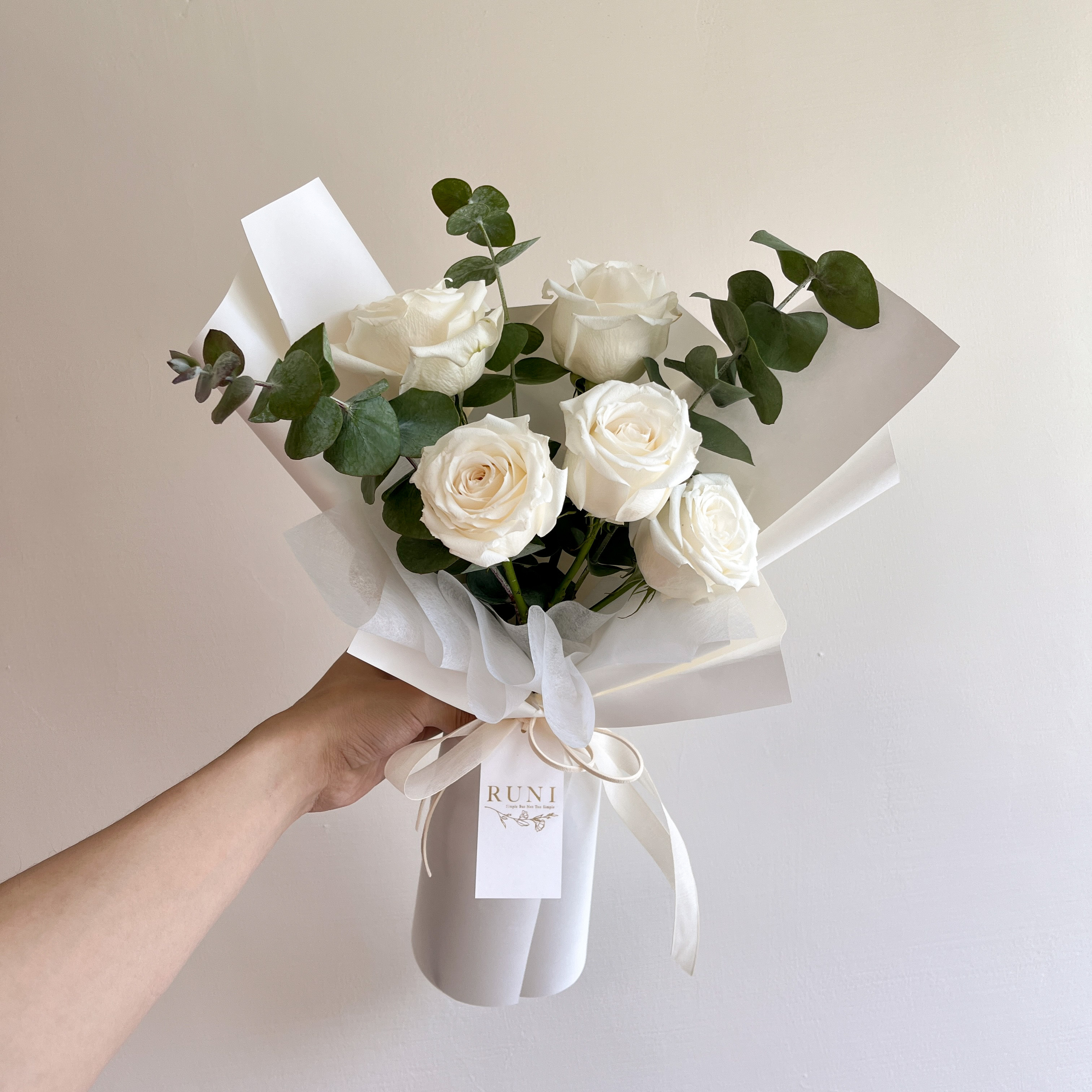 純玫瑰花束-5朵白玫瑰花束